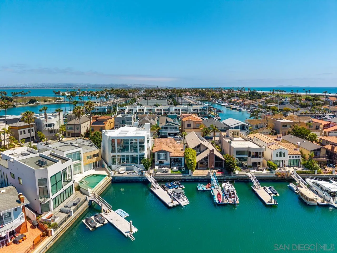 https://cdn.realtyfeed.com/cdn/127/260014905/90b87d3d2f1fb5f821d3e4c425bc750c.webp