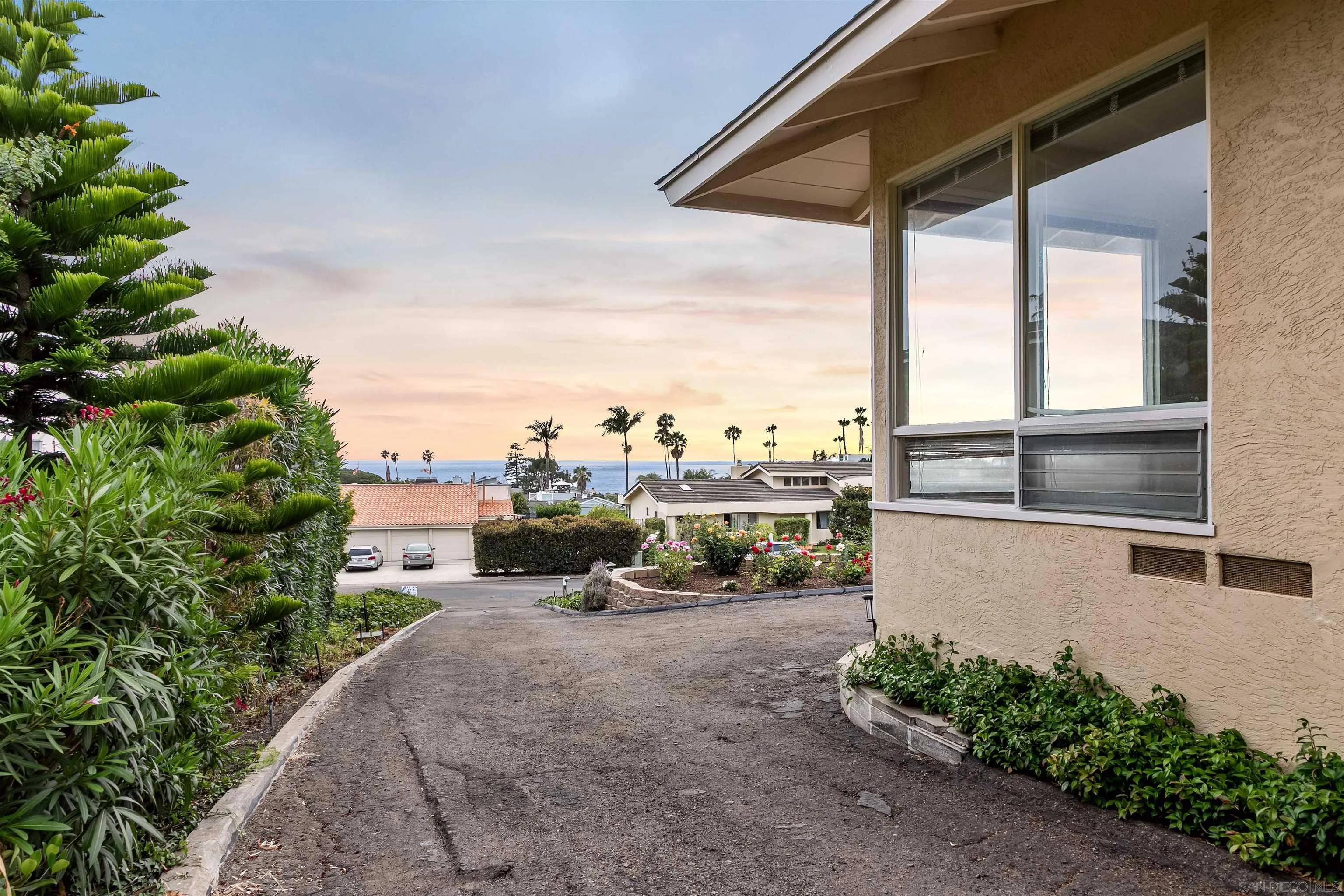 https://cdn.realtyfeed.com/cdn/127/260014906/1fa2ccdc1241d98051d2e72a337c1be4.webp