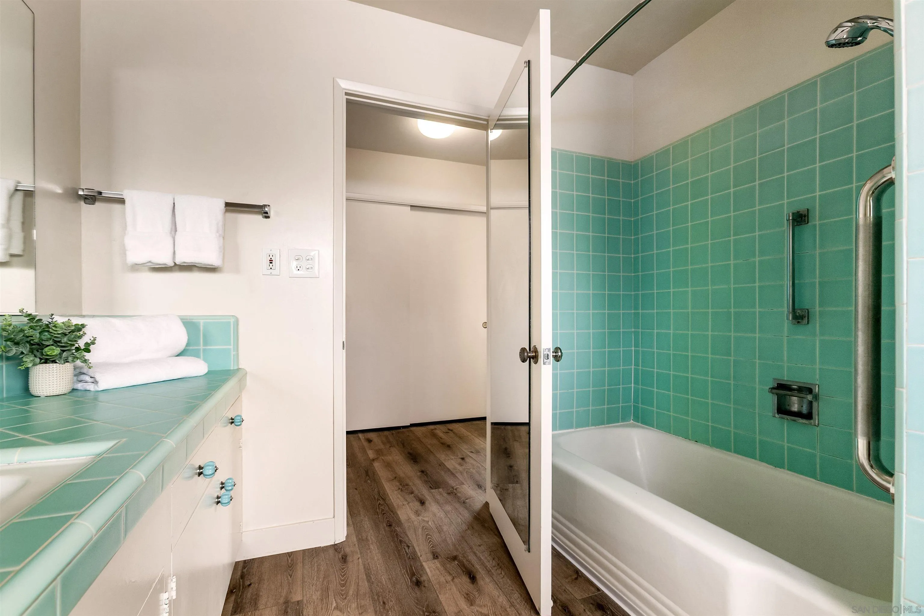 https://cdn.realtyfeed.com/cdn/127/260014906/52c4b28a79ec84955d261b373ea406a8.webp