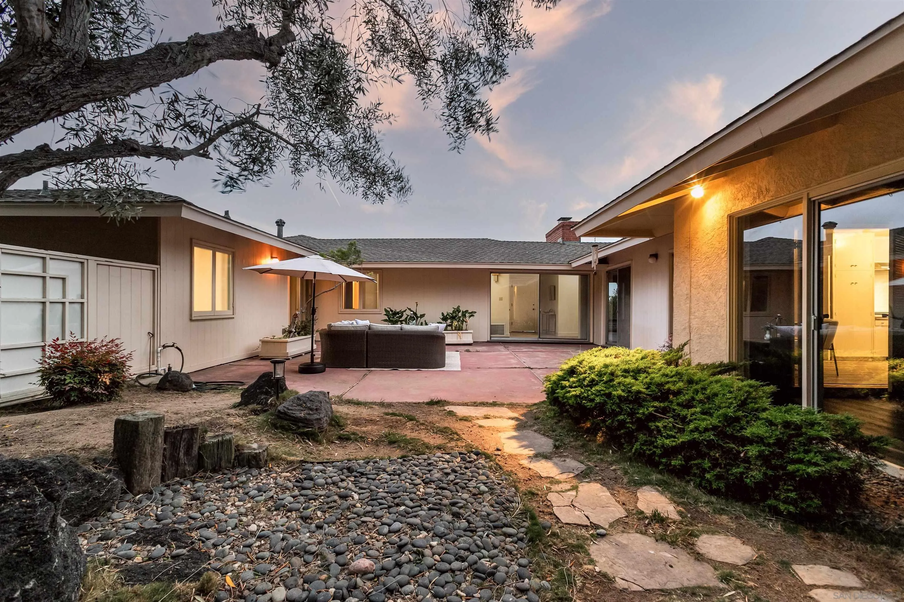 https://cdn.realtyfeed.com/cdn/127/260014906/6fef7f060d11cbaad31de056fe8e1e6a.webp