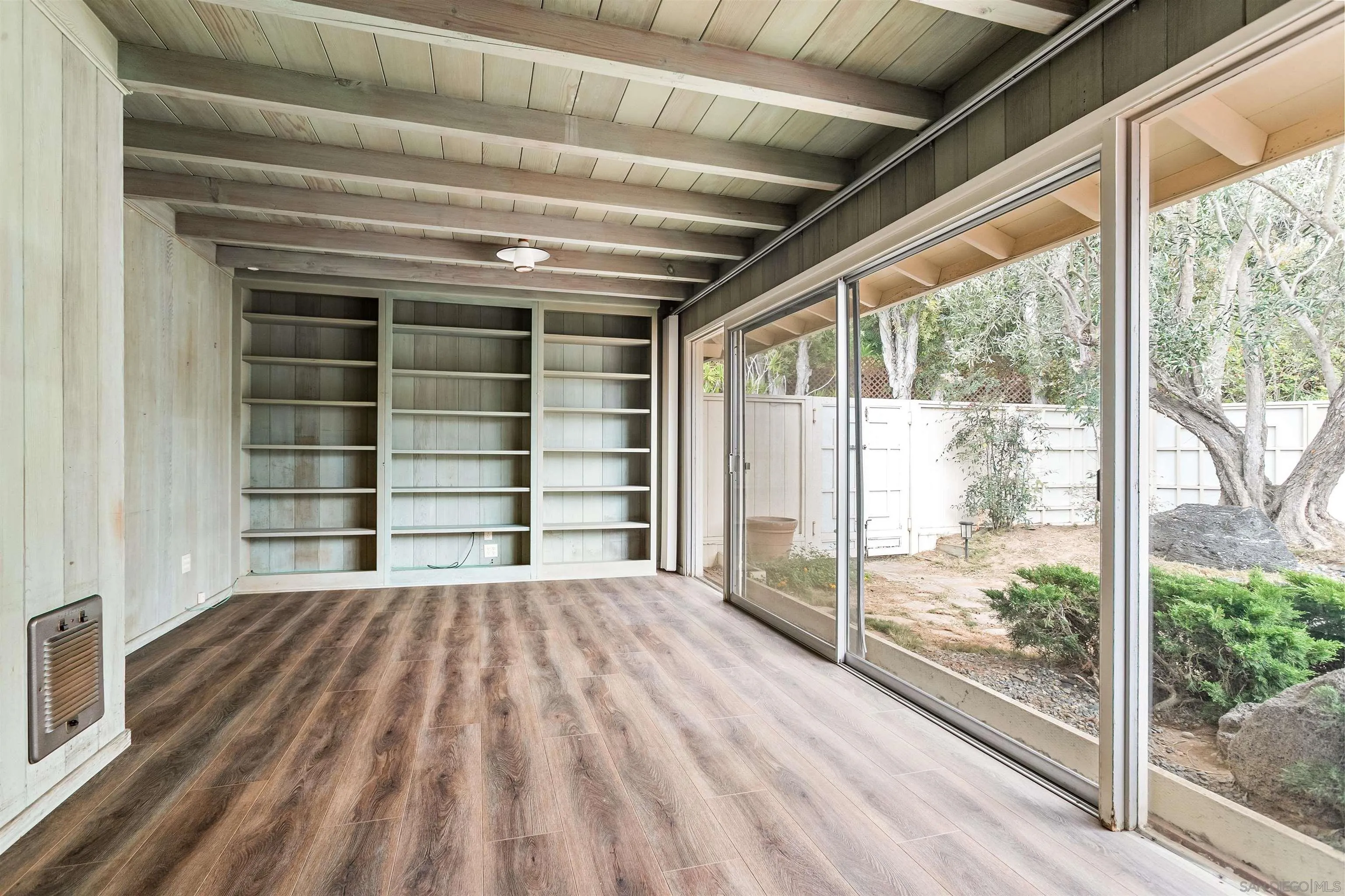 https://cdn.realtyfeed.com/cdn/127/260014906/d319ff8b6ed23c251d5a9afd2ca39271.webp