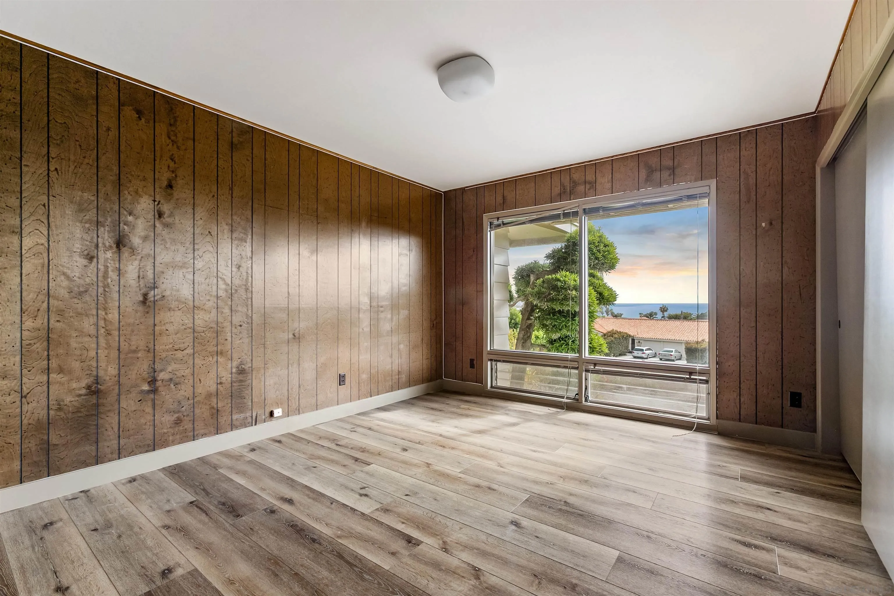 https://cdn.realtyfeed.com/cdn/127/260014906/f6bf05a01c9f5f73ef5e5d74efb67d6d.webp