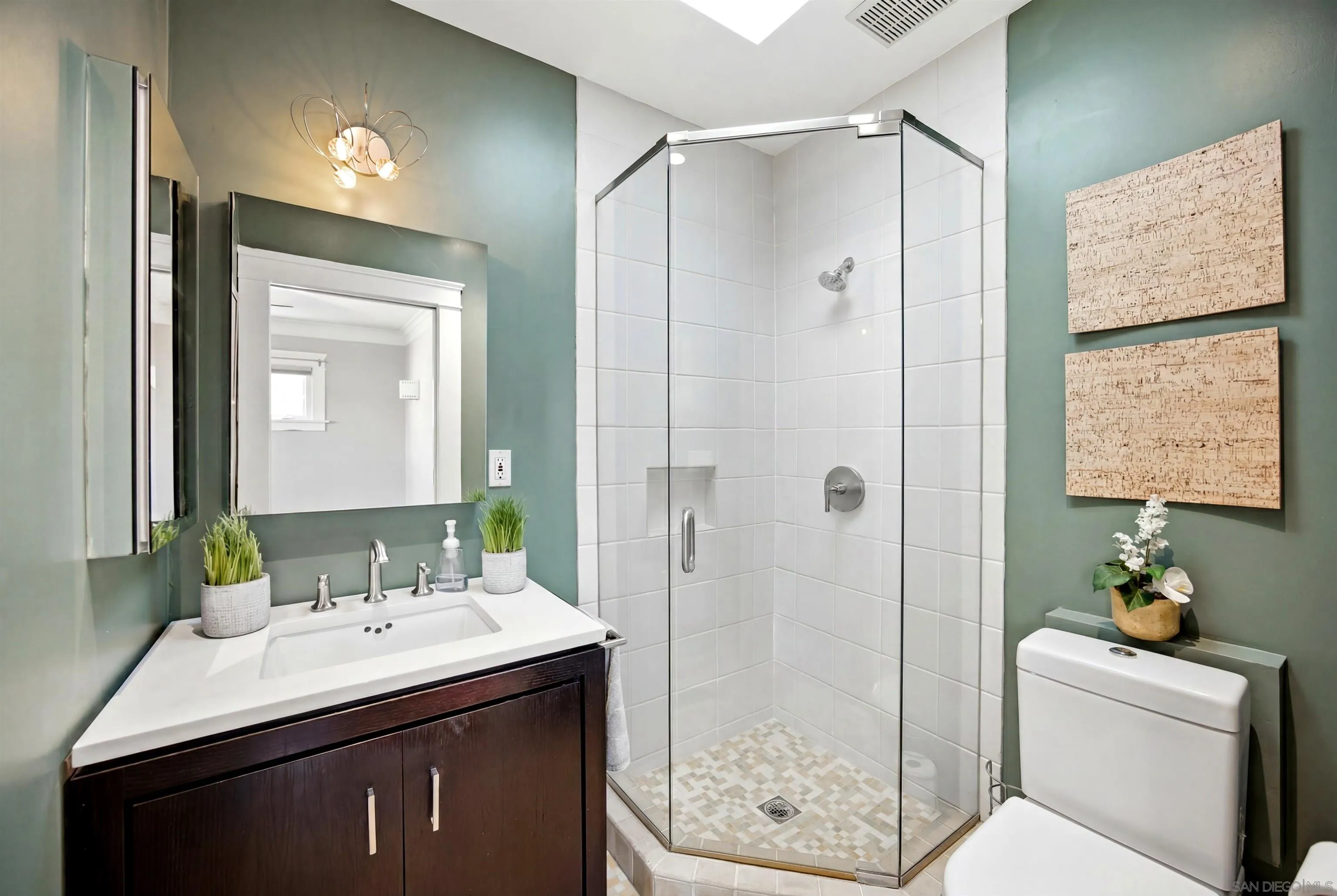 https://cdn.realtyfeed.com/cdn/127/260014920/f517bcf2eb010c4b2bd77dd2e82b8e8c.webp