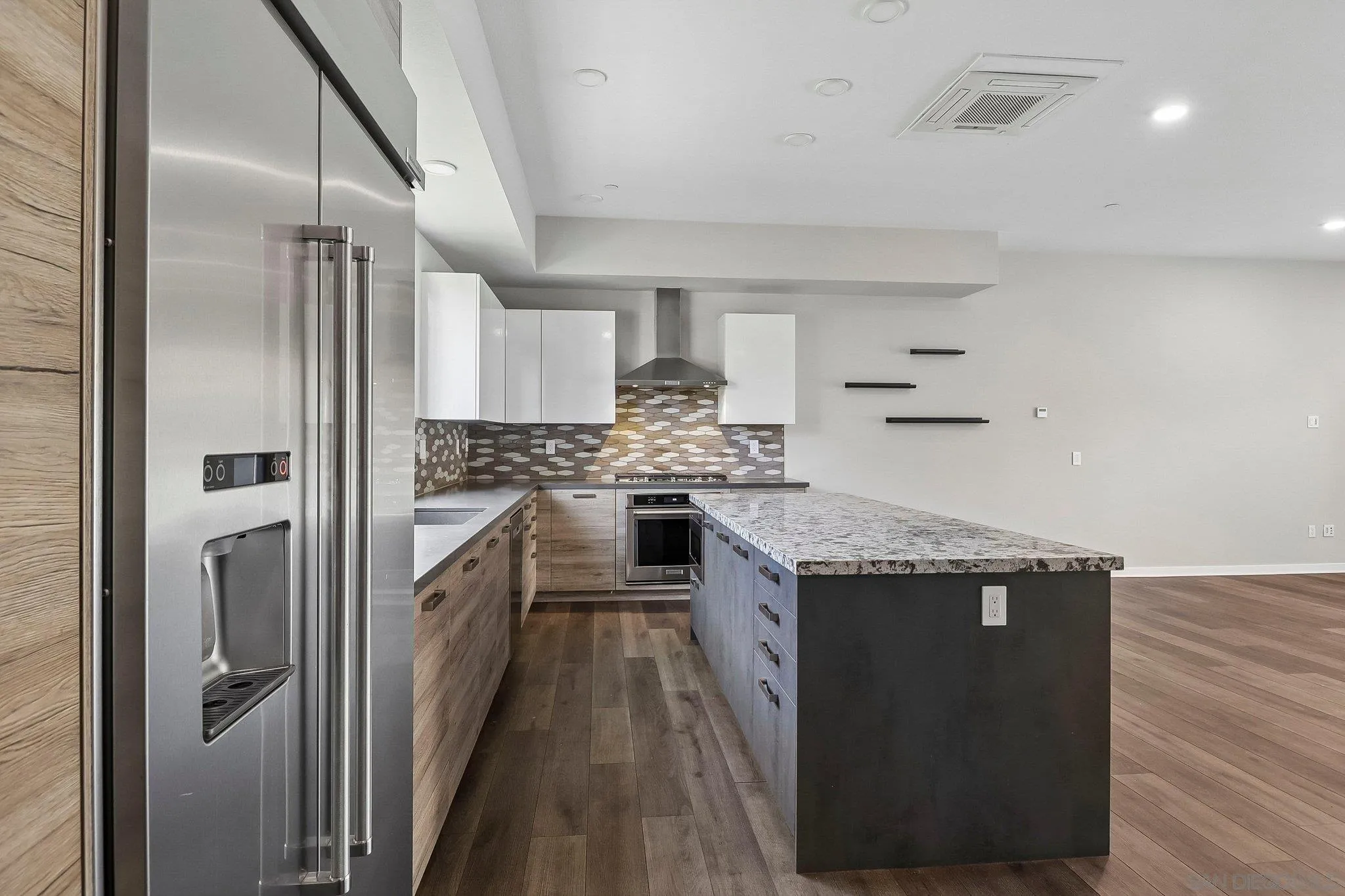 Photo #11: 260014921 Listing: Photo #11