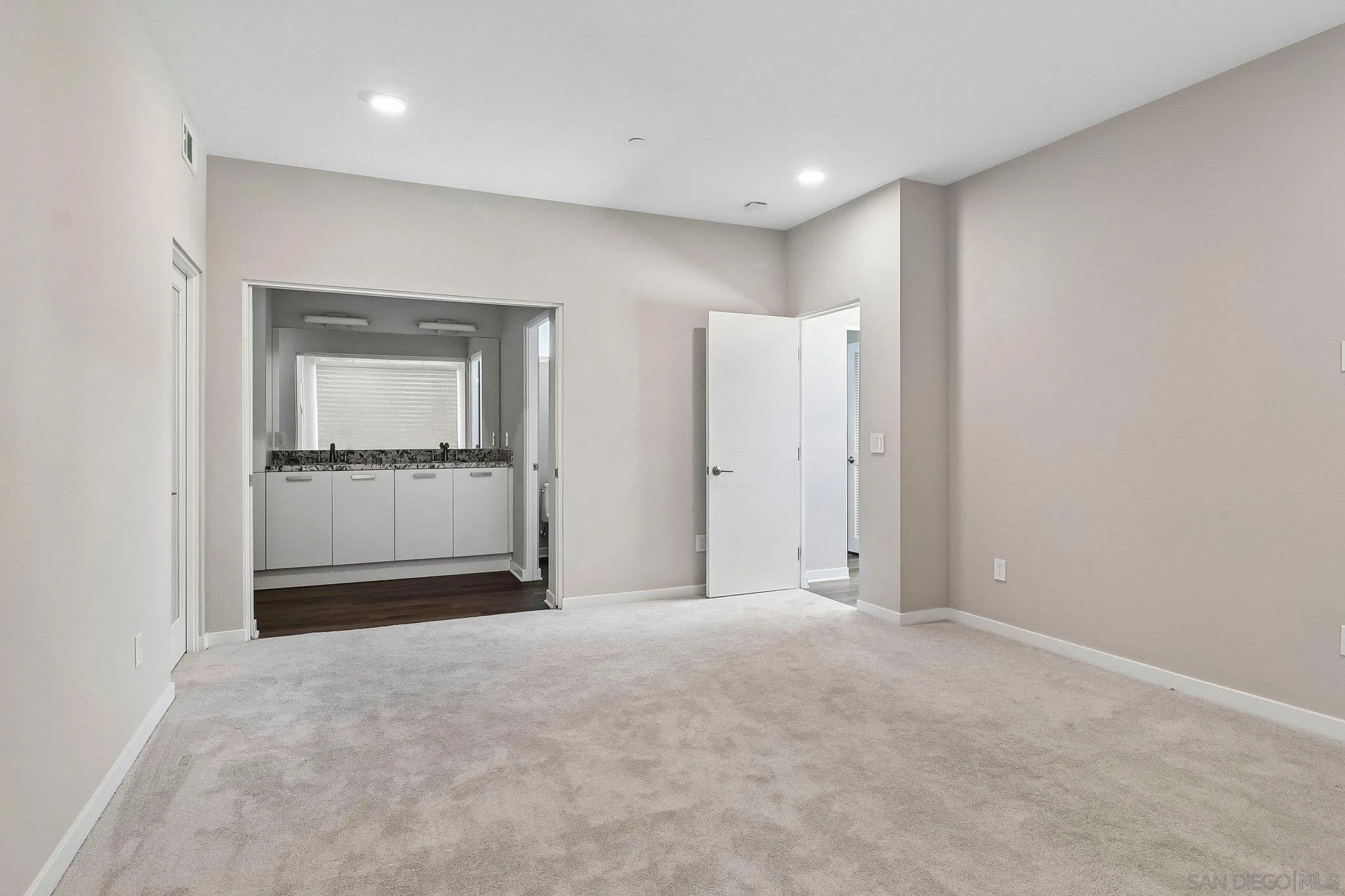 Photo #22: 260014921 Listing: Photo #22