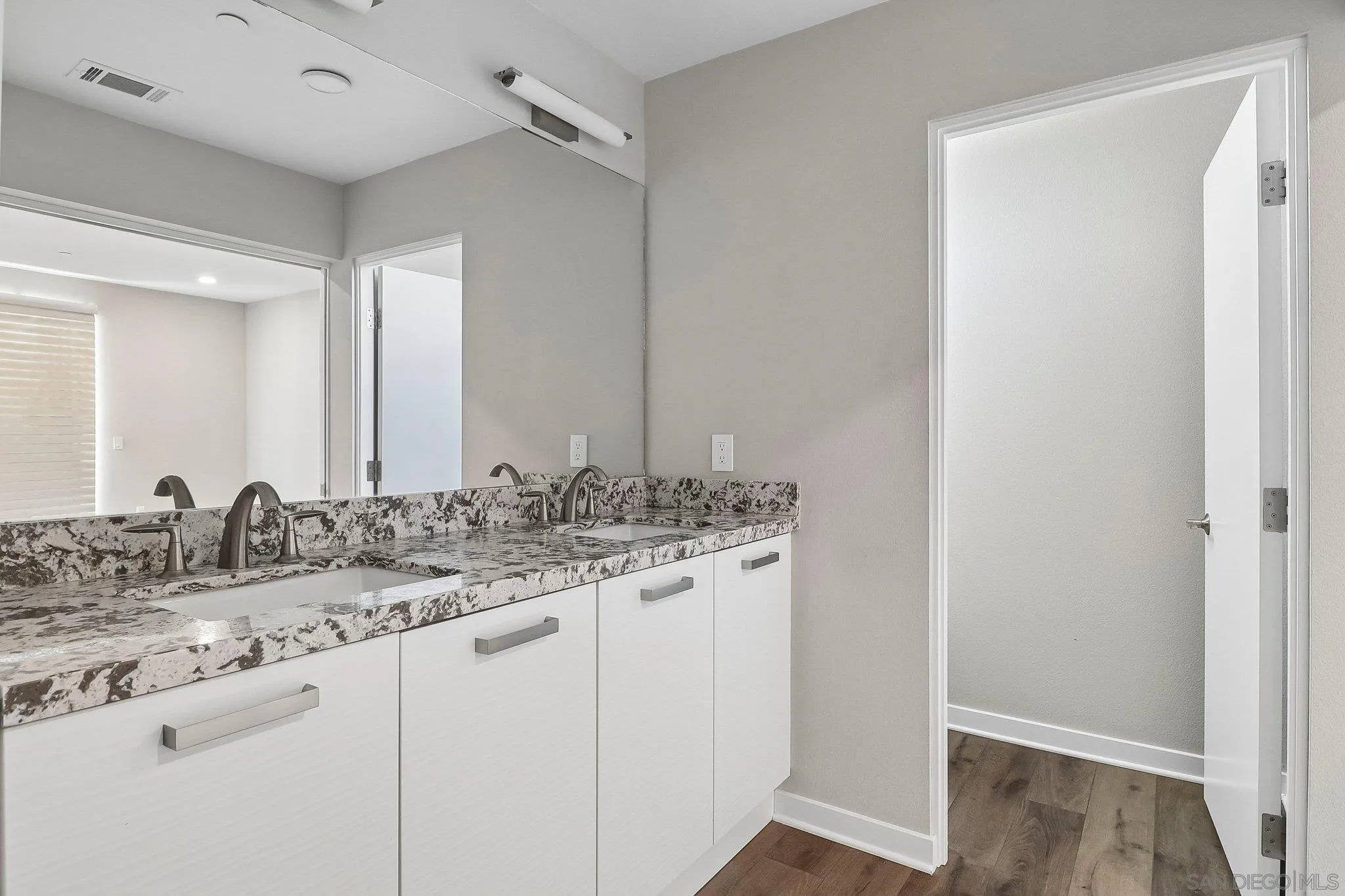 Photo #28: 260014921 Listing: Photo #28