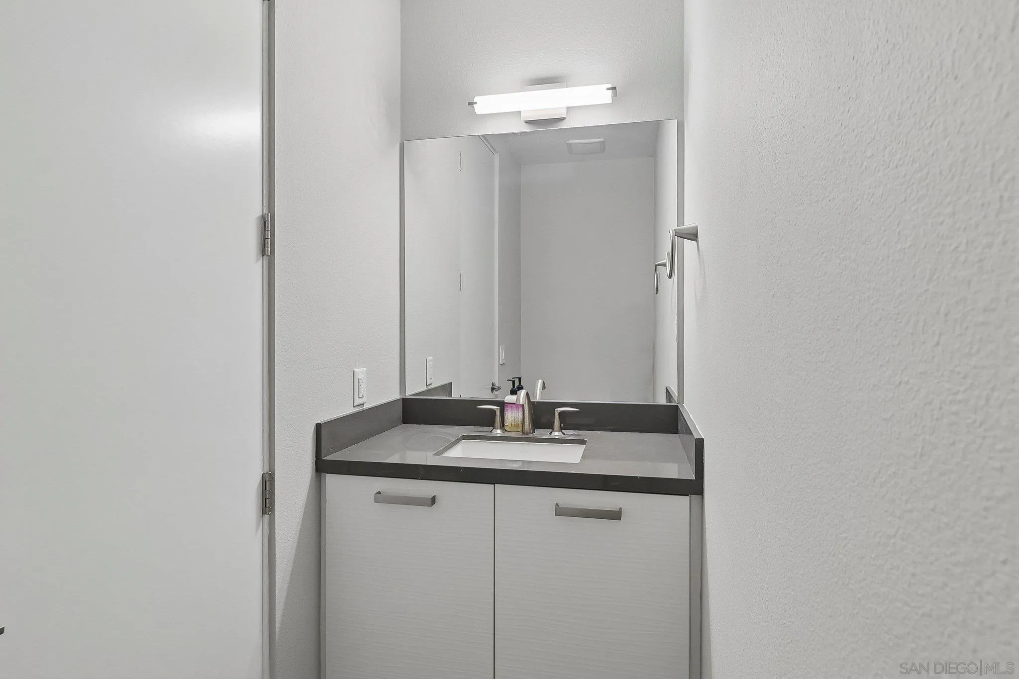 Photo #13: 260014921 Listing: Photo #13