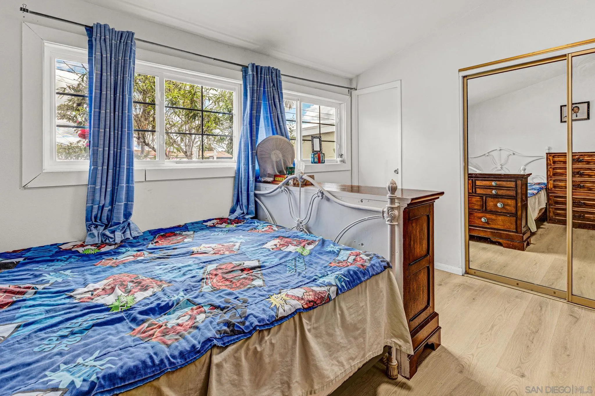 https://cdn.realtyfeed.com/cdn/127/260014924/3d1d9ef9978a0fe5a7afb6c2a30e771f.webp