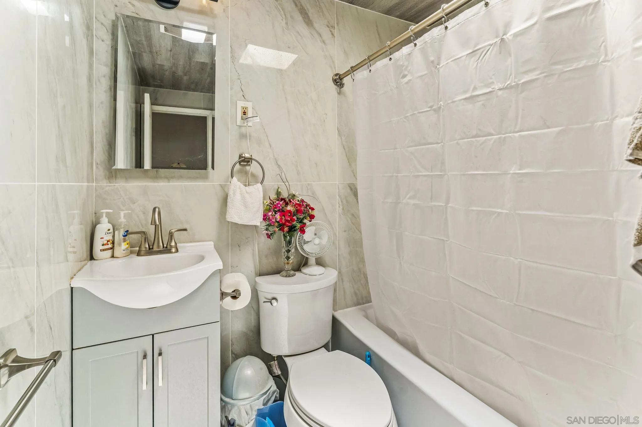 https://cdn.realtyfeed.com/cdn/127/260014924/9691c62ff7d7c205fc219a7566d3d1be.webp