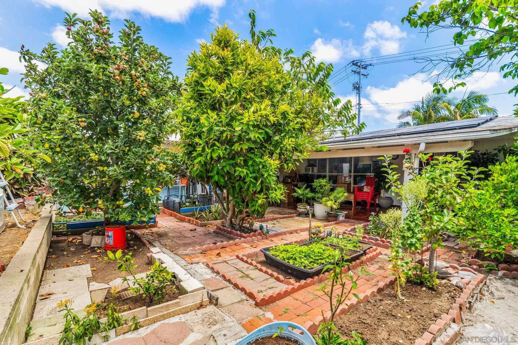 https://cdn.realtyfeed.com/cdn/127/260014924/9e8edab29f9f6f7d61804e2811049cec.webp
