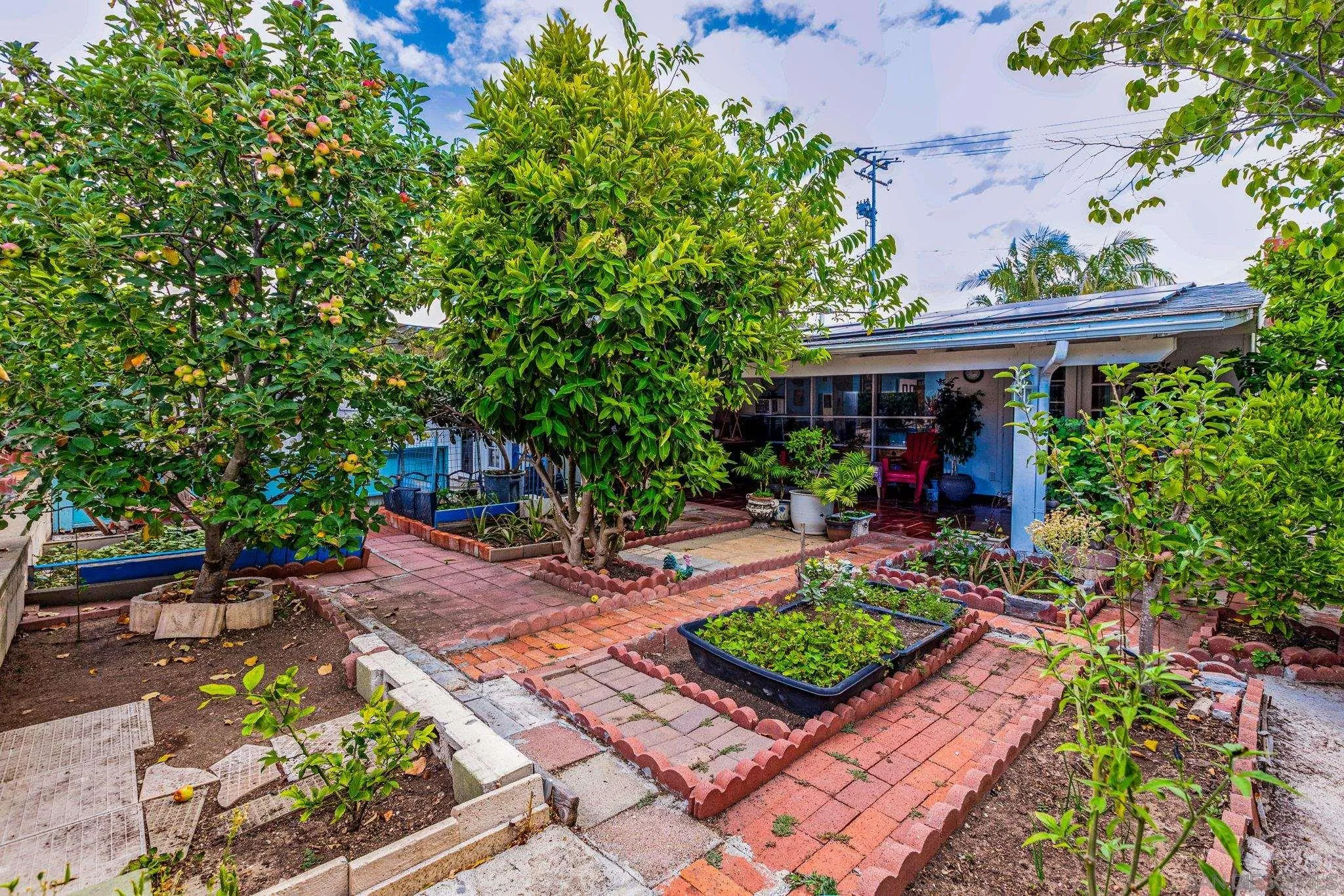 https://cdn.realtyfeed.com/cdn/127/260014924/ad71d331e846fb6b5a14aa905c7a3008.webp