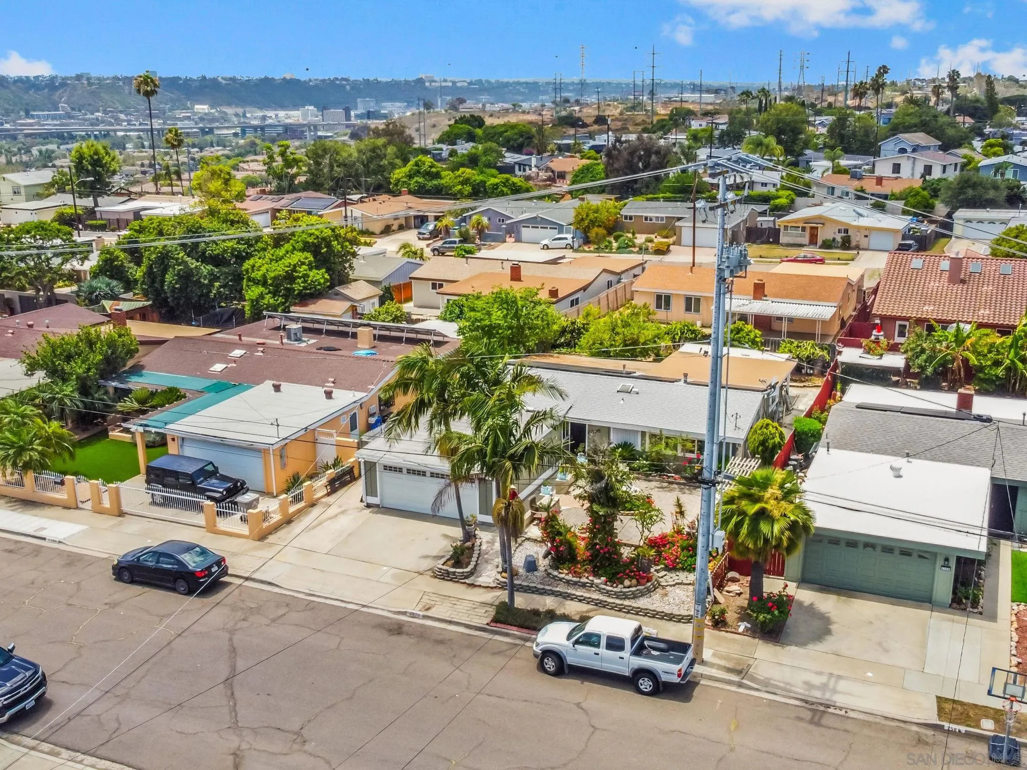 https://cdn.realtyfeed.com/cdn/127/260014924/c93b70b4ef31357e3da9923b3bd8d3e9.webp