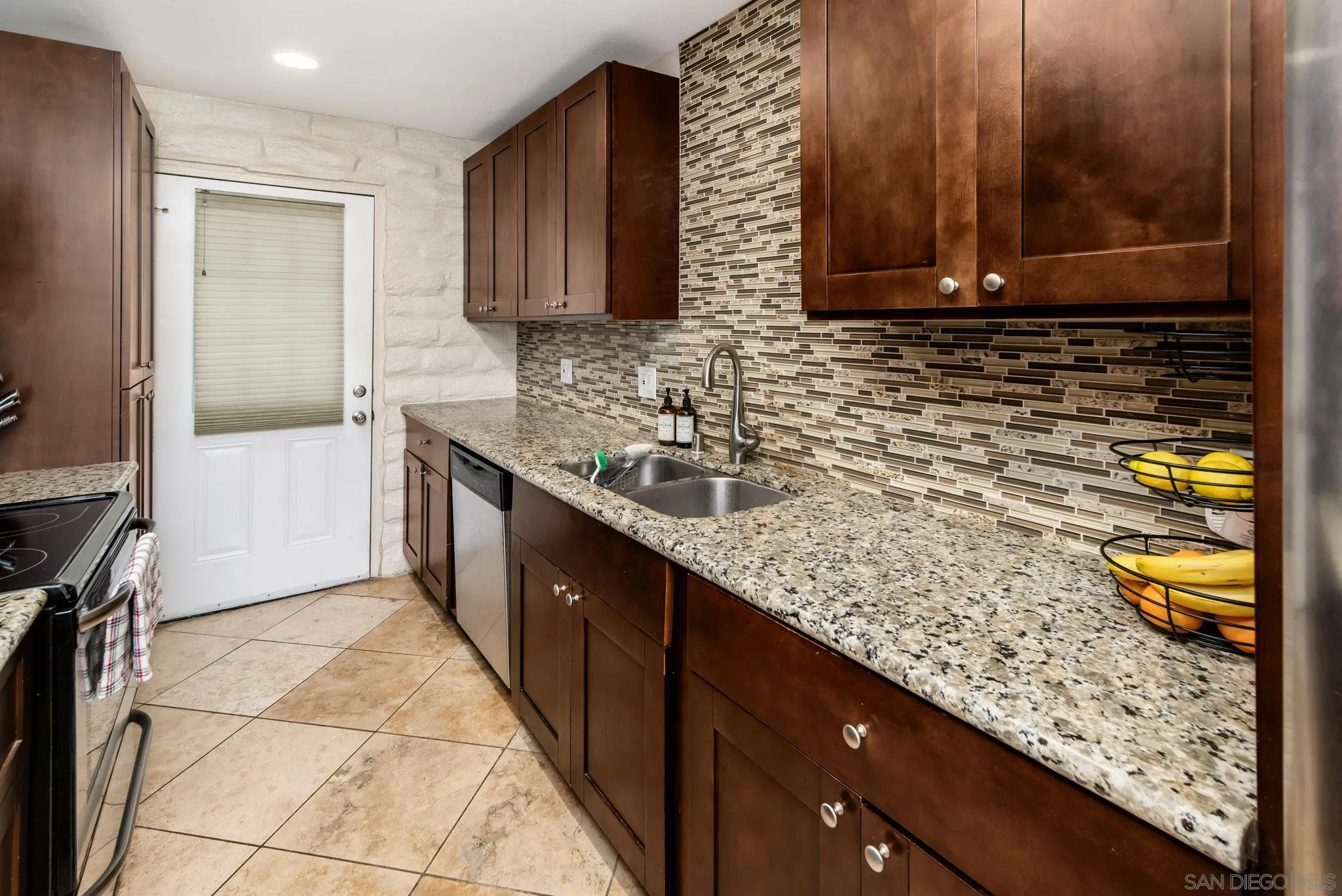 Photo #11: 260014925 Listing: Photo #11