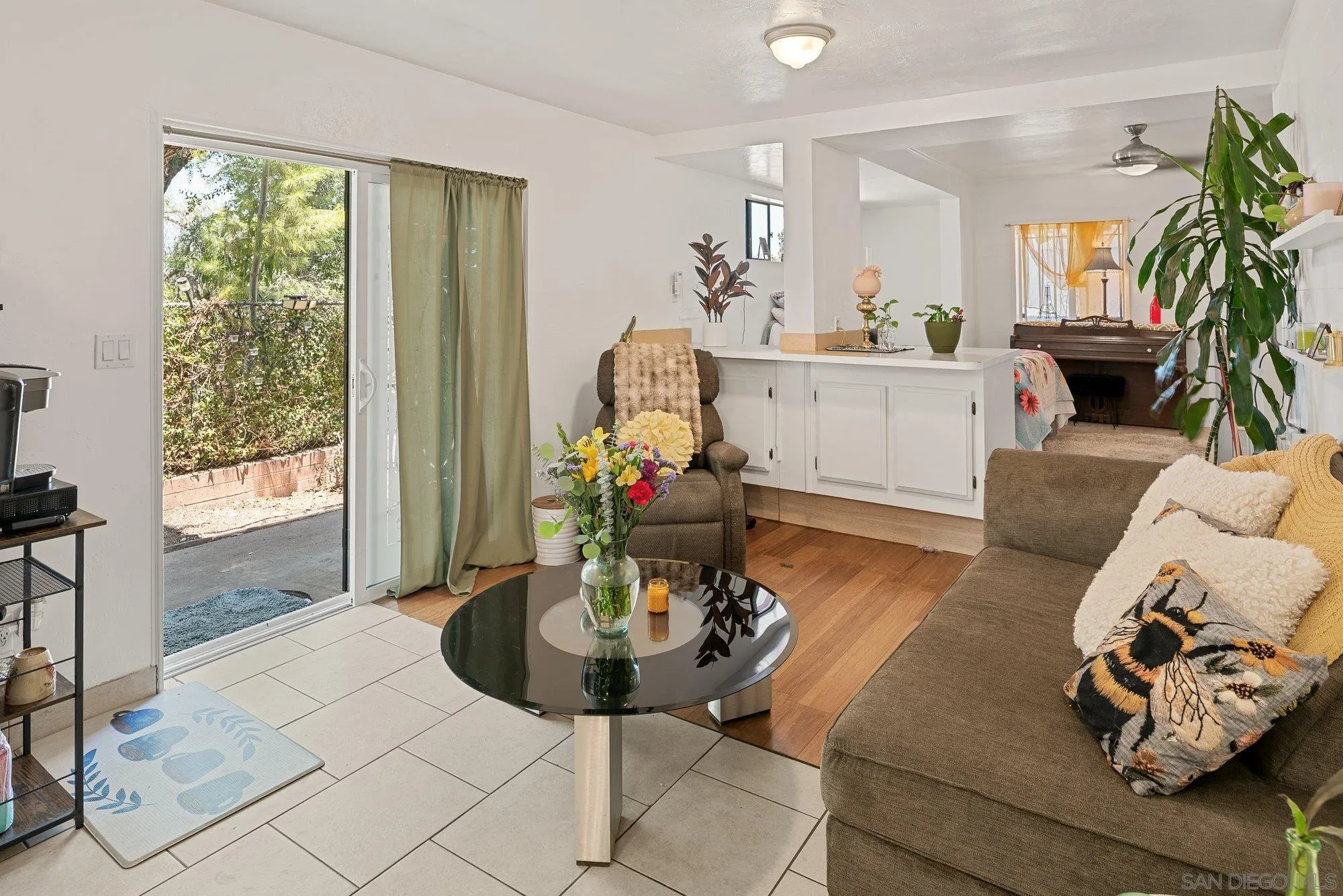 https://cdn.realtyfeed.com/cdn/127/260014929/6ca7046d27e82bcdaa39e01b3599fe73.webp