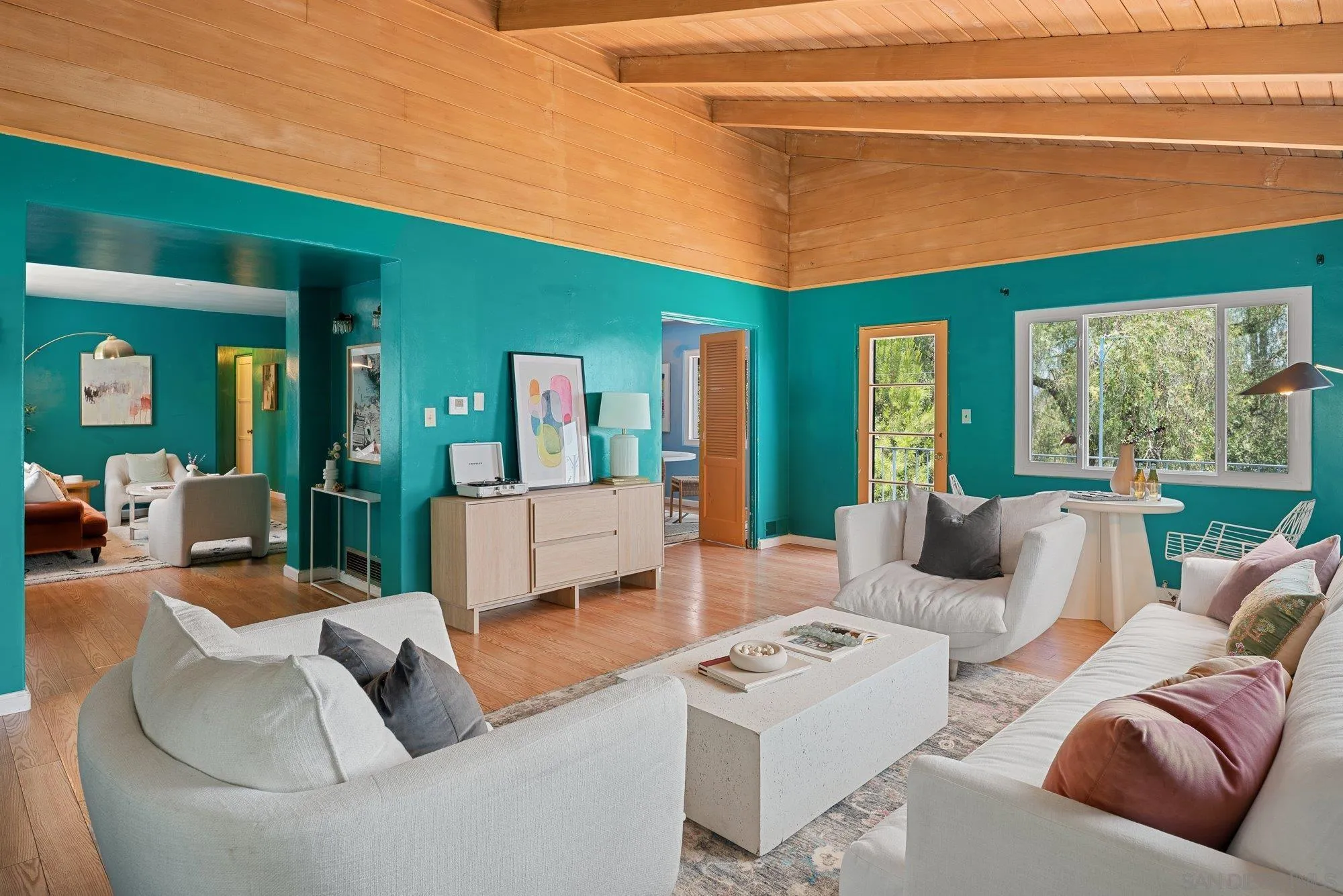 https://cdn.realtyfeed.com/cdn/127/260014929/7b60d6eaa291f8bdba88f969638c77ab.webp