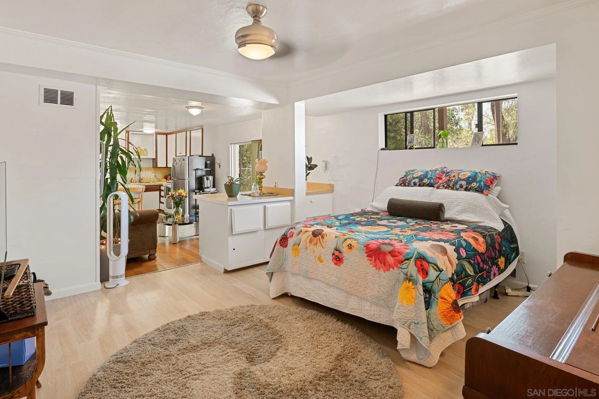https://cdn.realtyfeed.com/cdn/127/260014929/964f8f8c4b8ff144027d90cd7553997b.webp