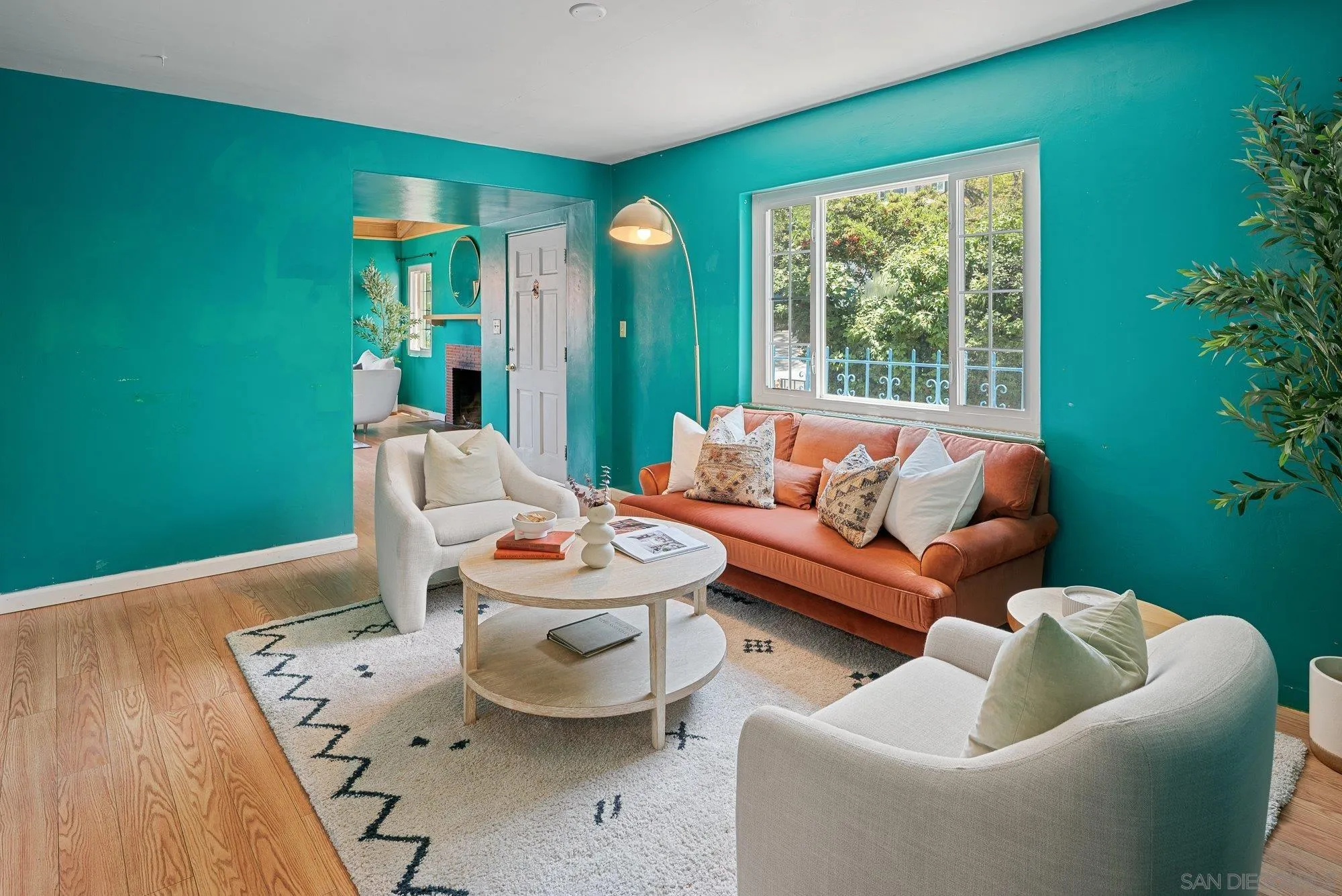 https://cdn.realtyfeed.com/cdn/127/260014929/97510466dbd2063aad1202593fedf7b6.webp