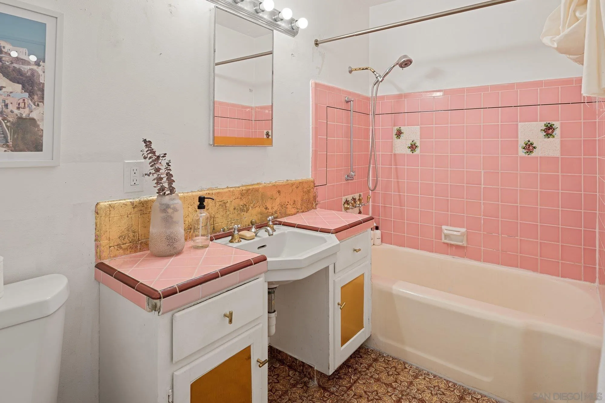 https://cdn.realtyfeed.com/cdn/127/260014929/cc50ef5aa1141fd8452fa1ae42eca46f.webp