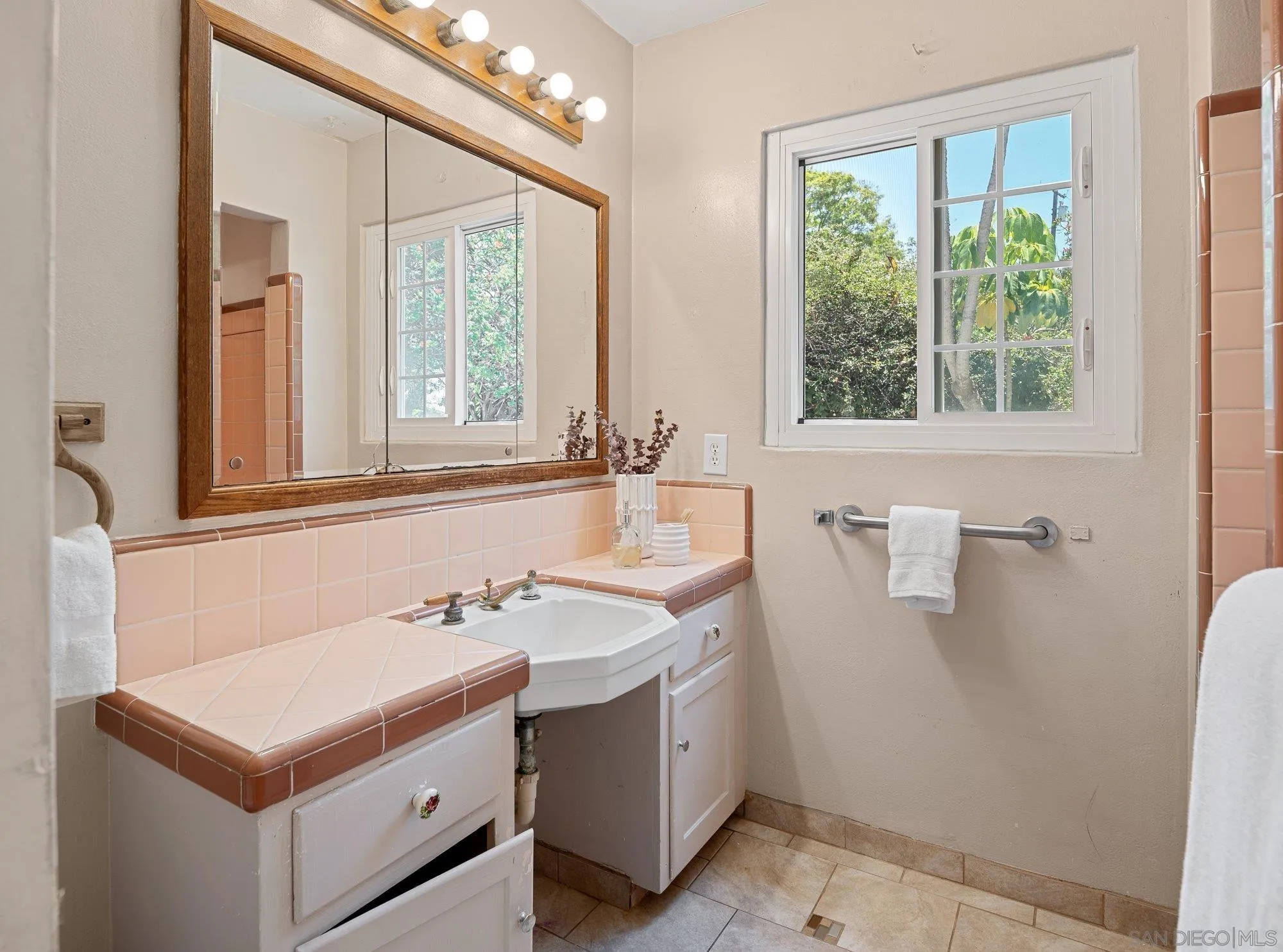 https://cdn.realtyfeed.com/cdn/127/260014929/eddc4790ba750db48e89a05e72ad7fc6.webp