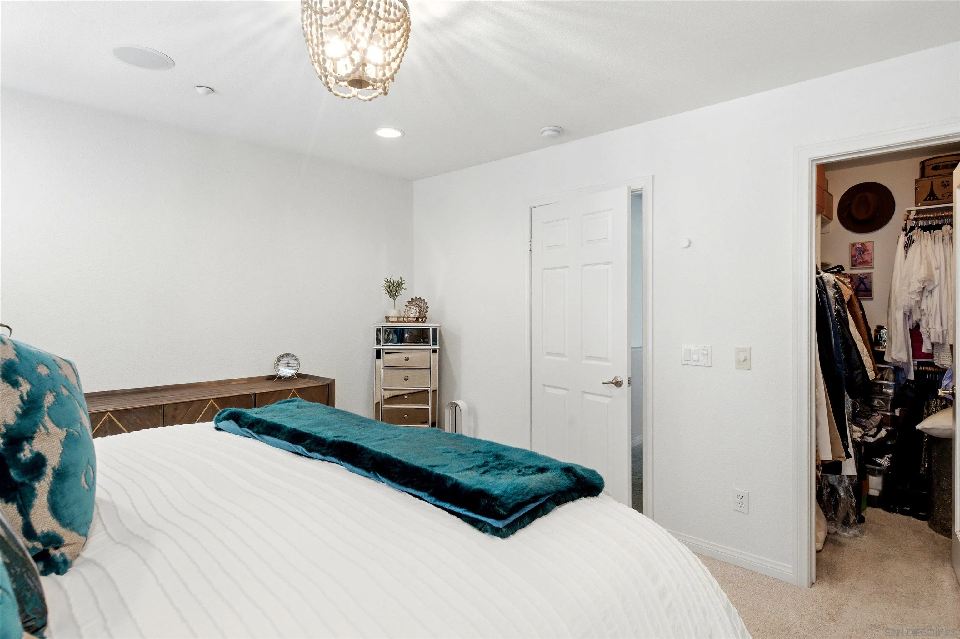 https://cdn.realtyfeed.com/cdn/127/260014934/b7fff4fbd7ab3314aa7c42d4241b3dba.webp