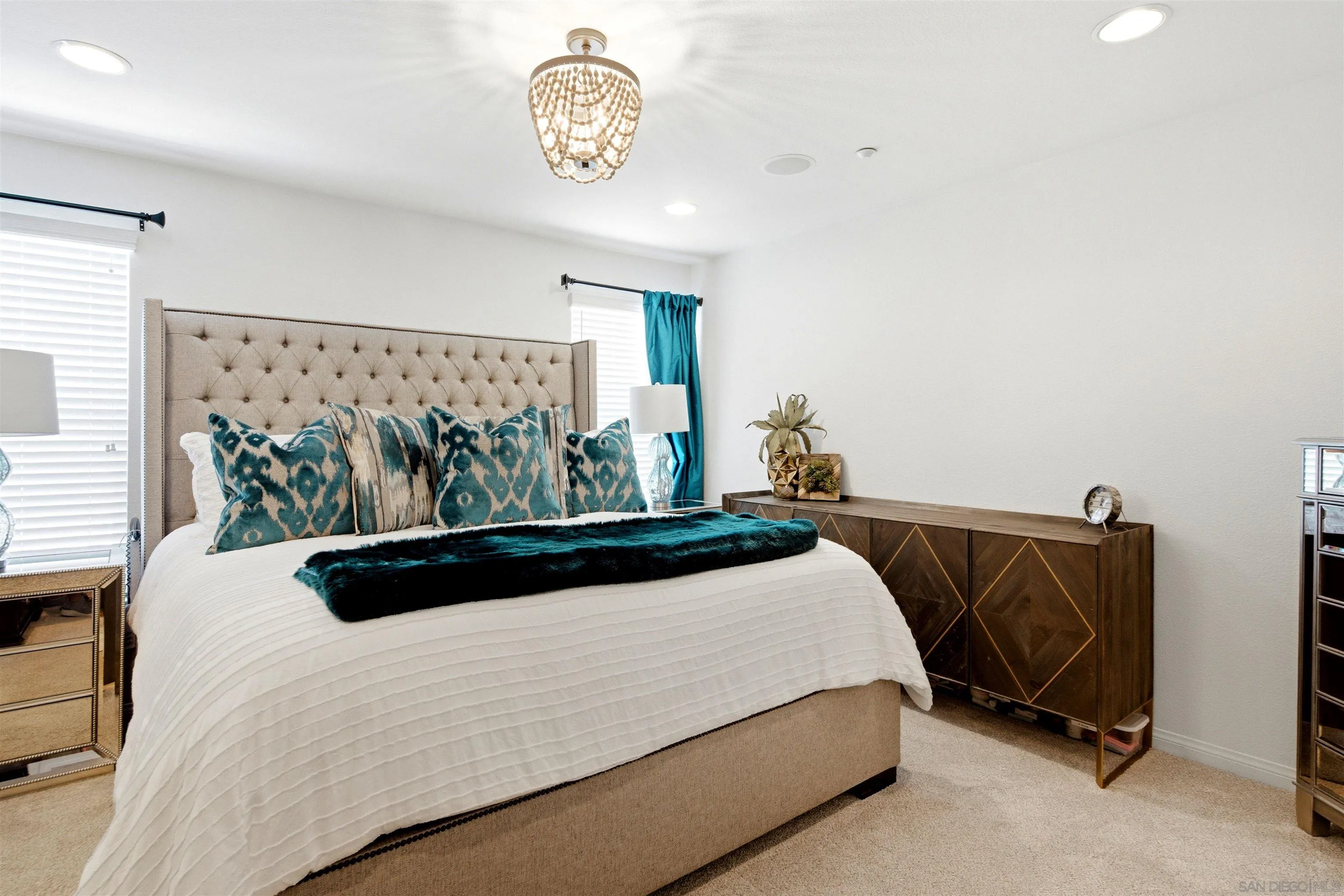 https://cdn.realtyfeed.com/cdn/127/260014934/c66f7e4b2c650d40c61fc58fd64a0771.webp