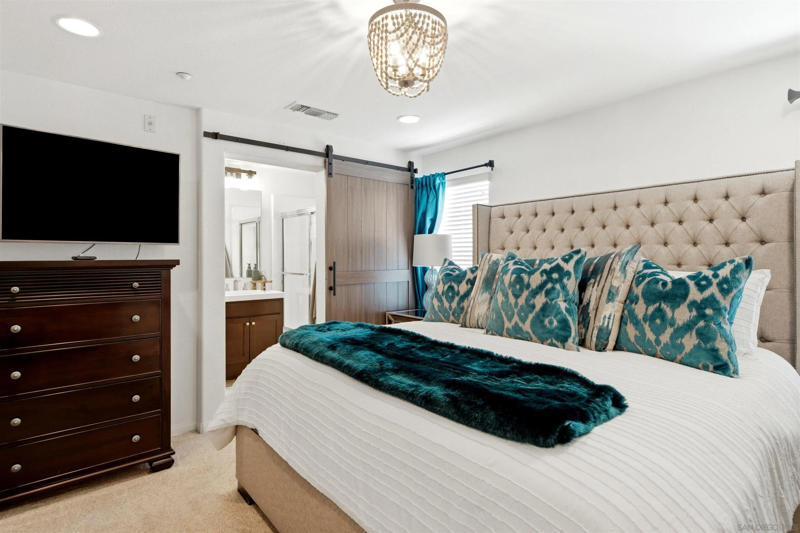https://cdn.realtyfeed.com/cdn/127/260014934/e6710d3e820145208776ea4c95b53f9a.webp