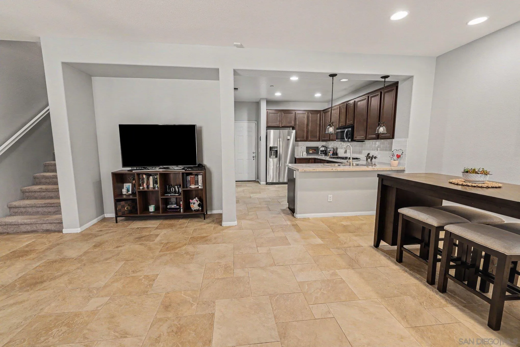 Photo #5: 260014935 Listing: Photo #5