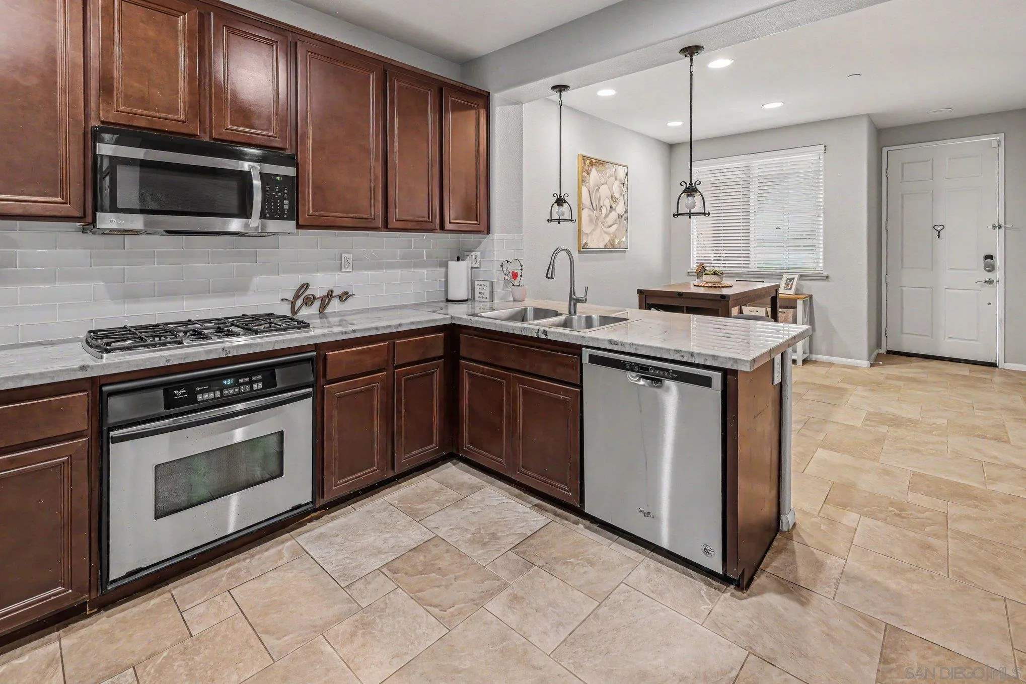 Photo #3: 260014935 Listing: Photo #3