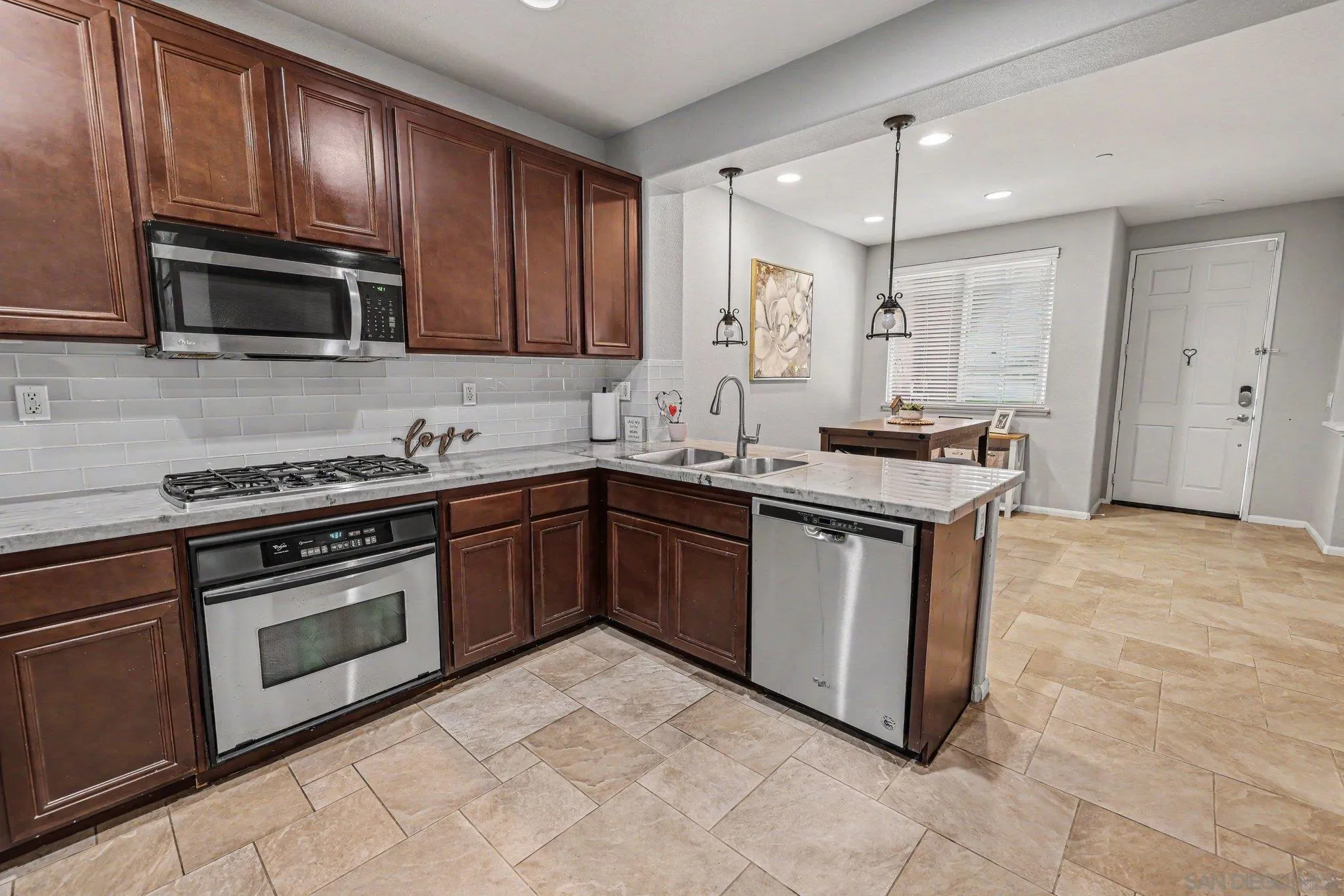 Photo #8: 260014935 Listing: Photo #8