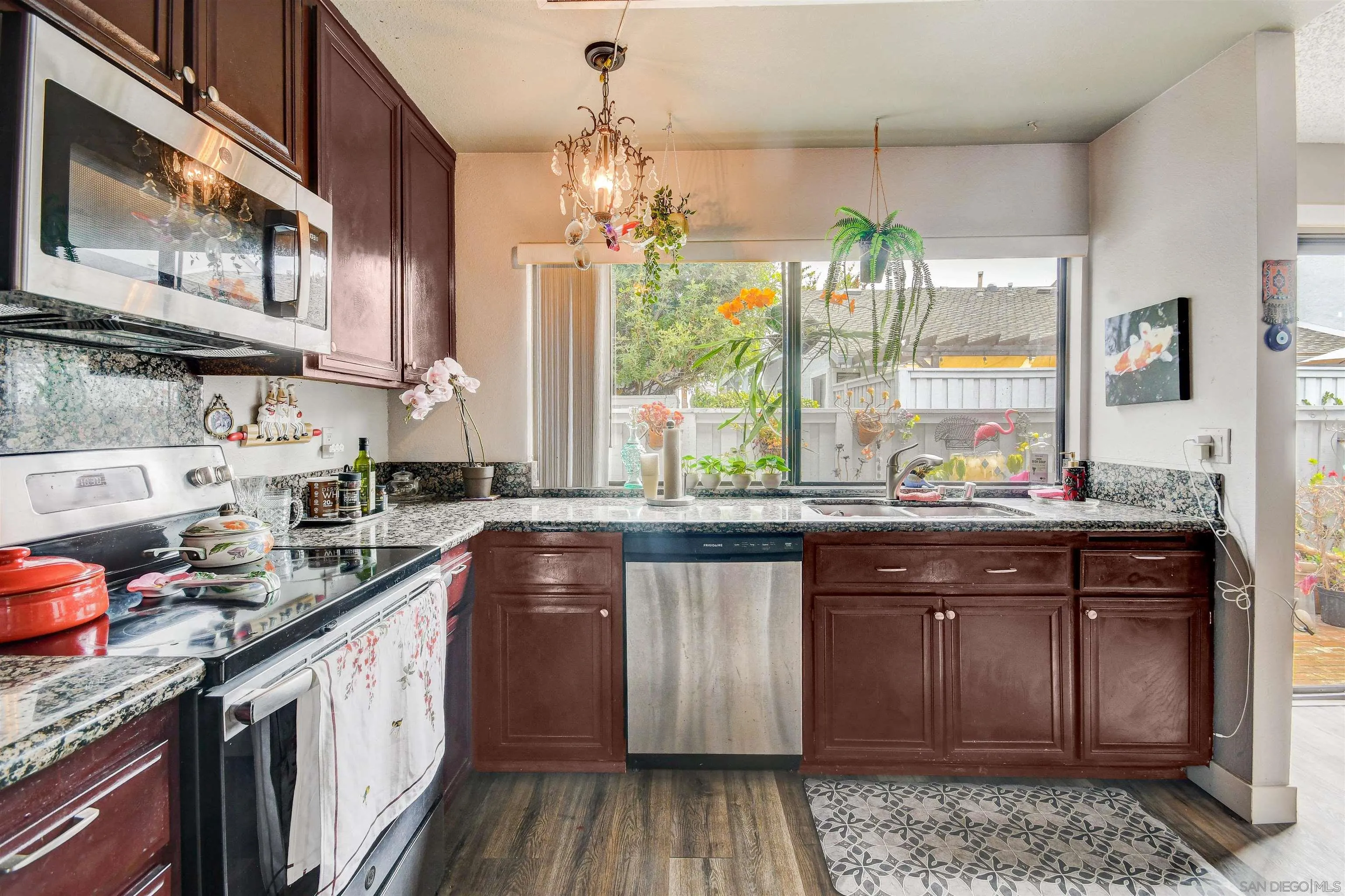 Photo #33: 260014941 Listing: Photo #33