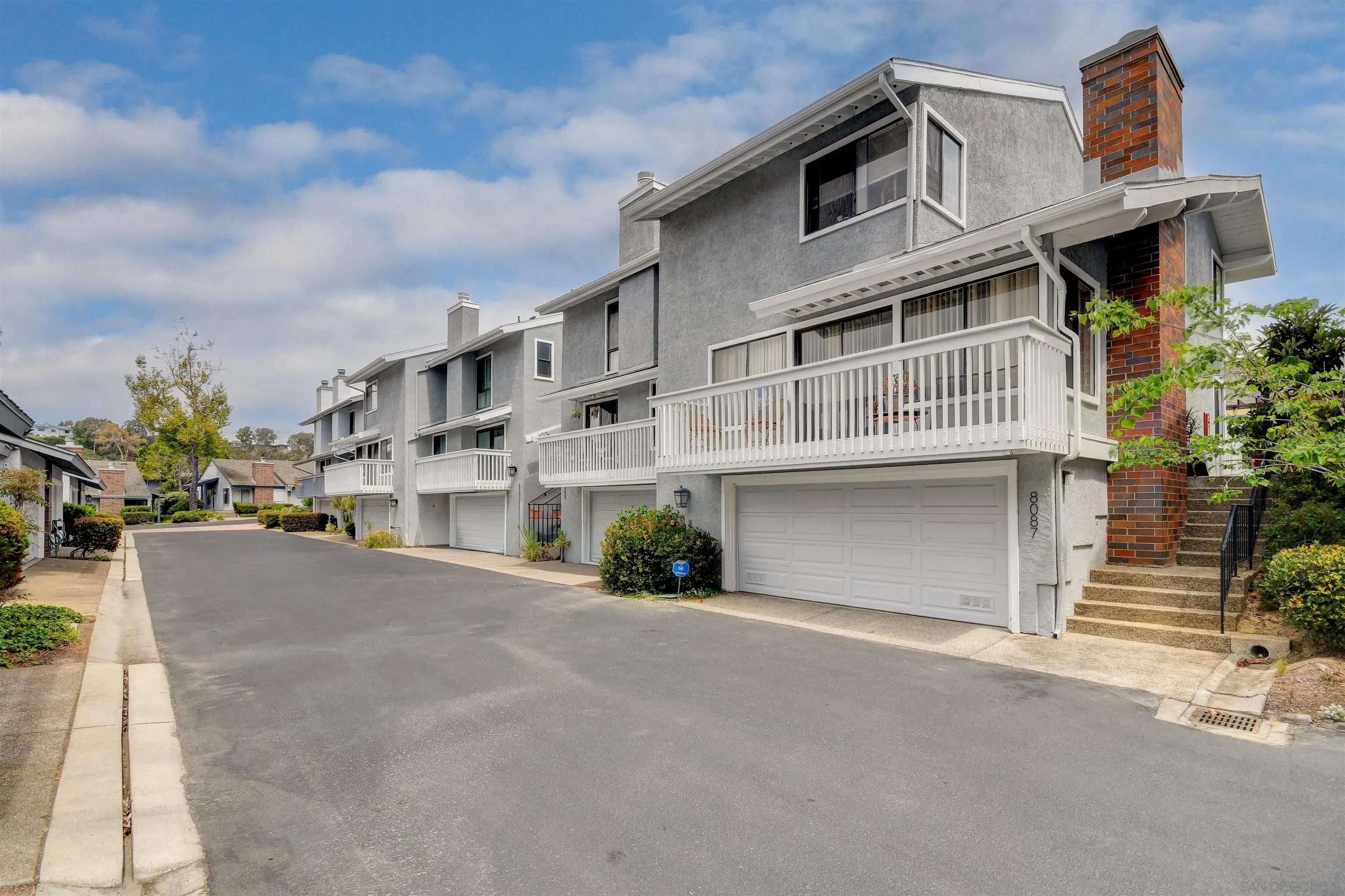 Photo #3: 260014941 Listing: Photo #3