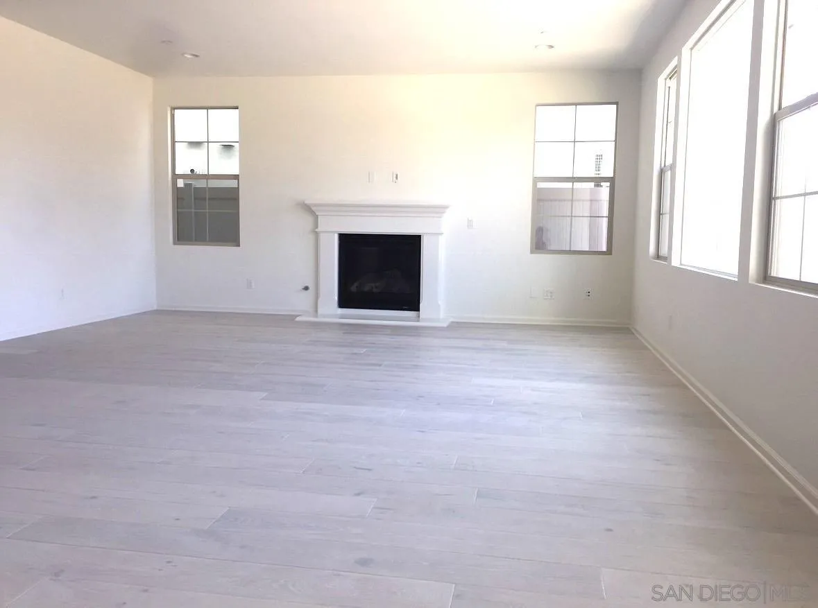 https://cdn.realtyfeed.com/cdn/127/260014944/3365d5c91f1bdd1410c5c063a3eeff3e.webp