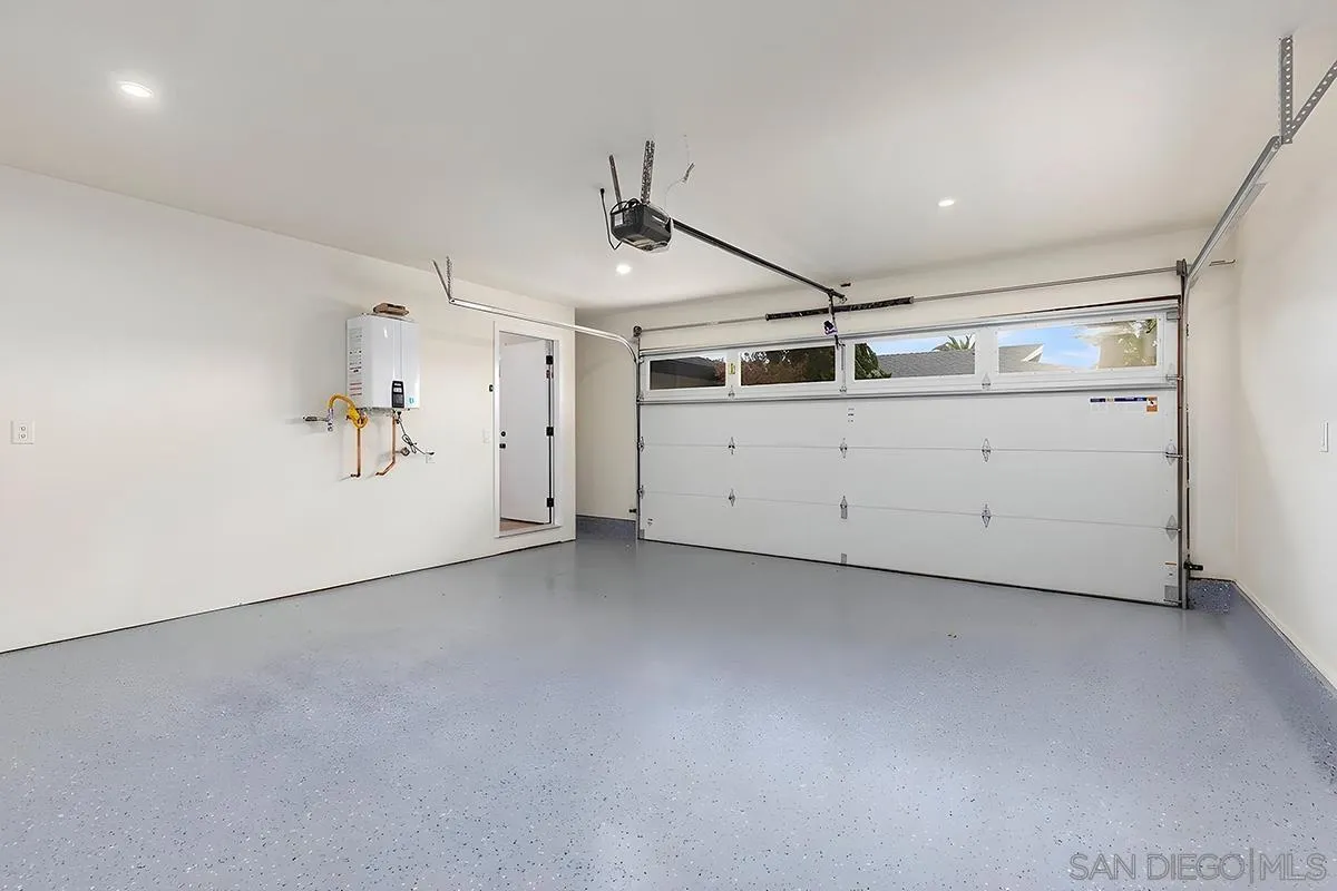 https://cdn.realtyfeed.com/cdn/127/260014945/81f350f77b14eeed3c9d5527adb16294.webp