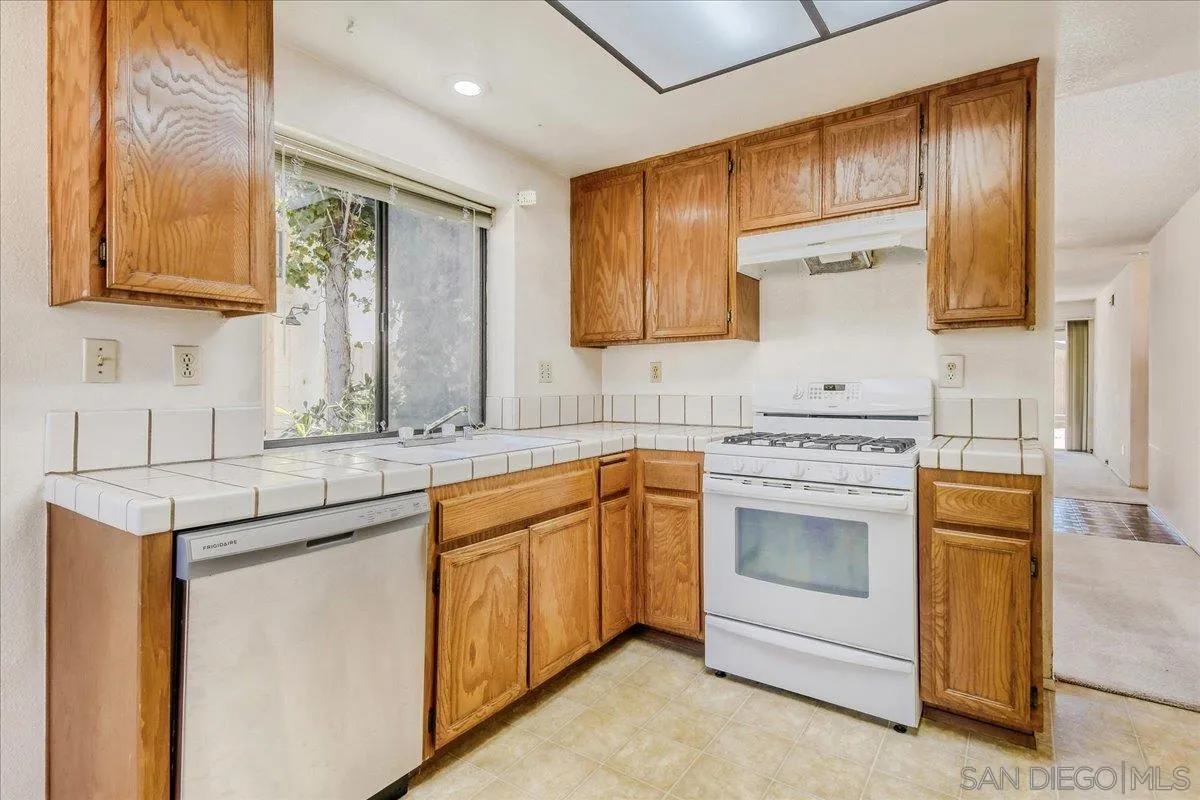 Photo #14: 260014947 Listing: Photo #14