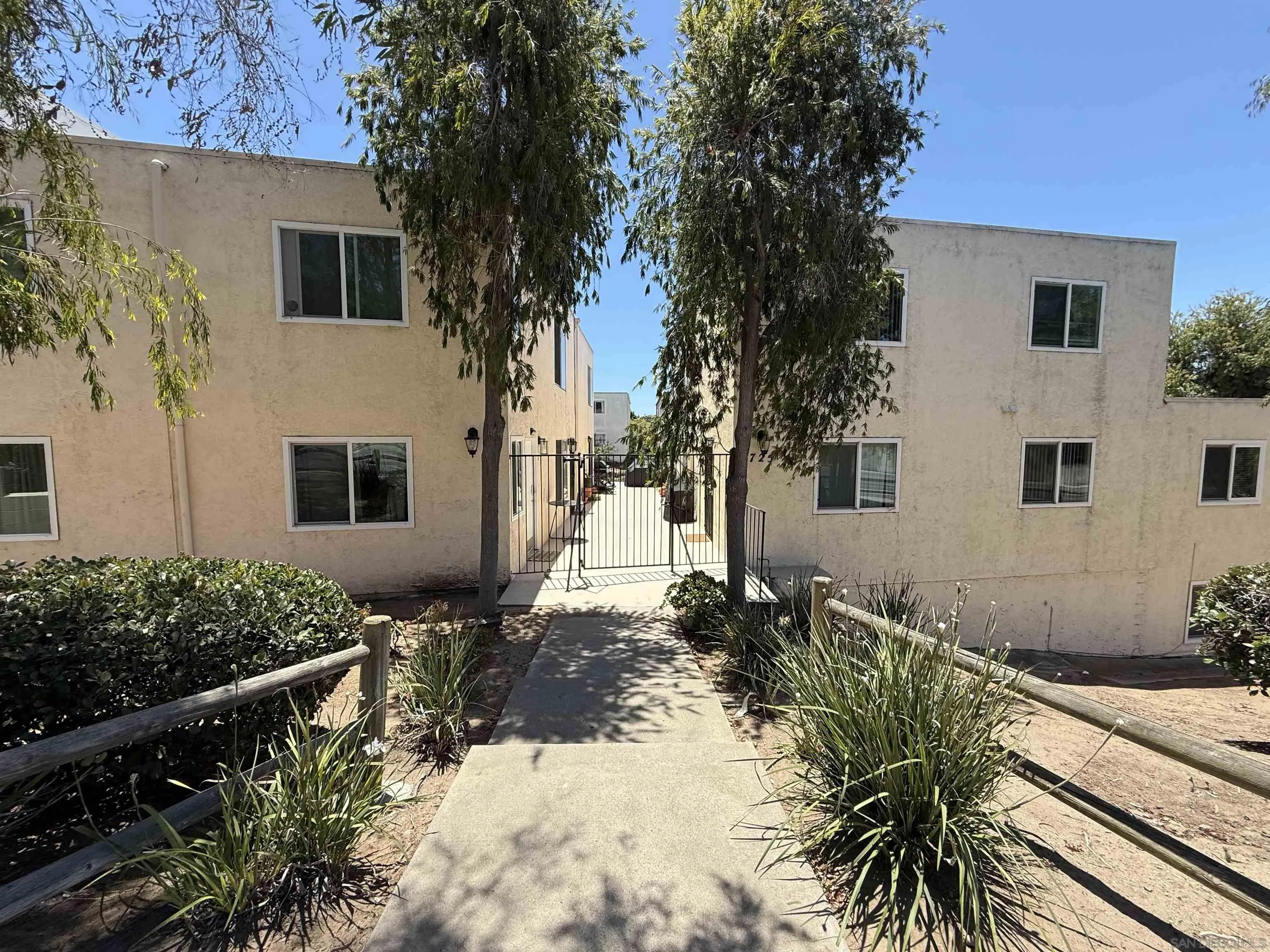 https://cdn.realtyfeed.com/cdn/127/260014951/601e05a8c77d6de04023d866305b3ae7.webp