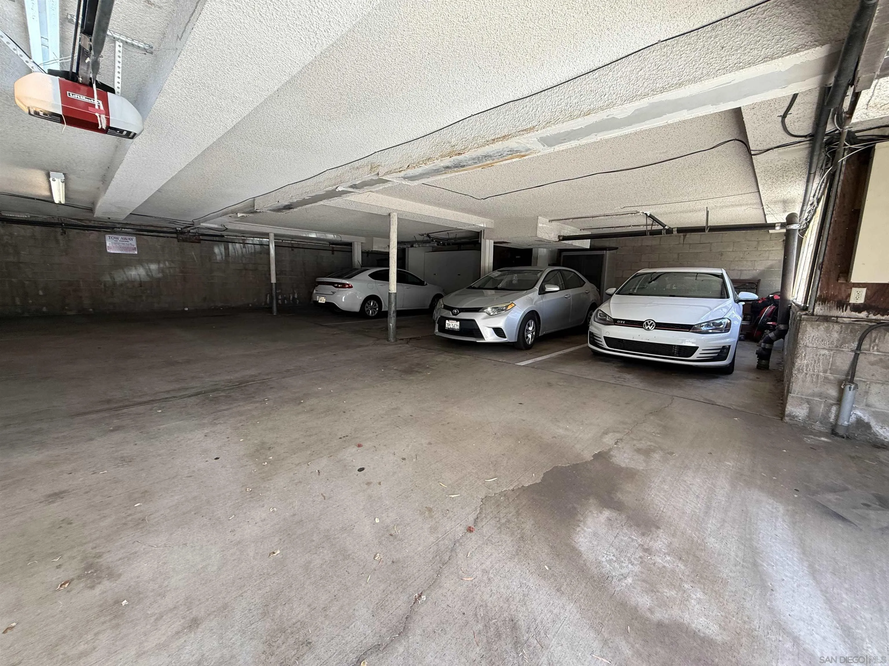 https://cdn.realtyfeed.com/cdn/127/260014951/f2e17f5fbf5f857b485d6763379f4235.webp