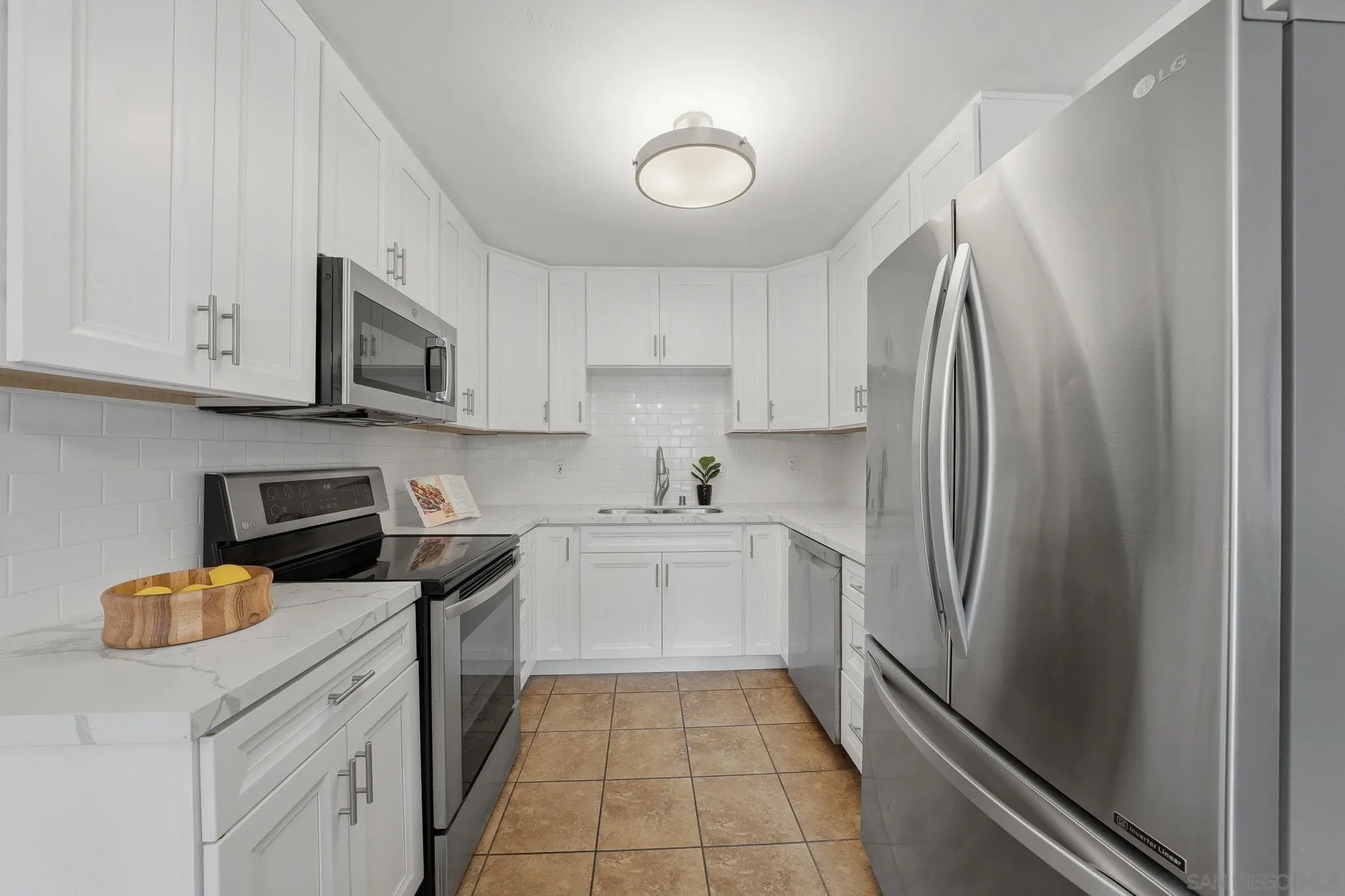 https://cdn.realtyfeed.com/cdn/127/260014951/fd9d6d7ea280abc40194b87b8b0ff9ca.webp