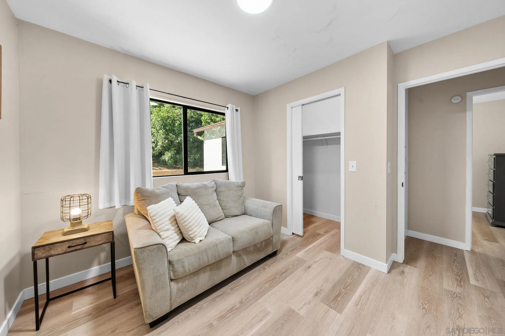https://cdn.realtyfeed.com/cdn/127/260014953/07b8ad549b159e5f14bb2c619358eb4a.webp