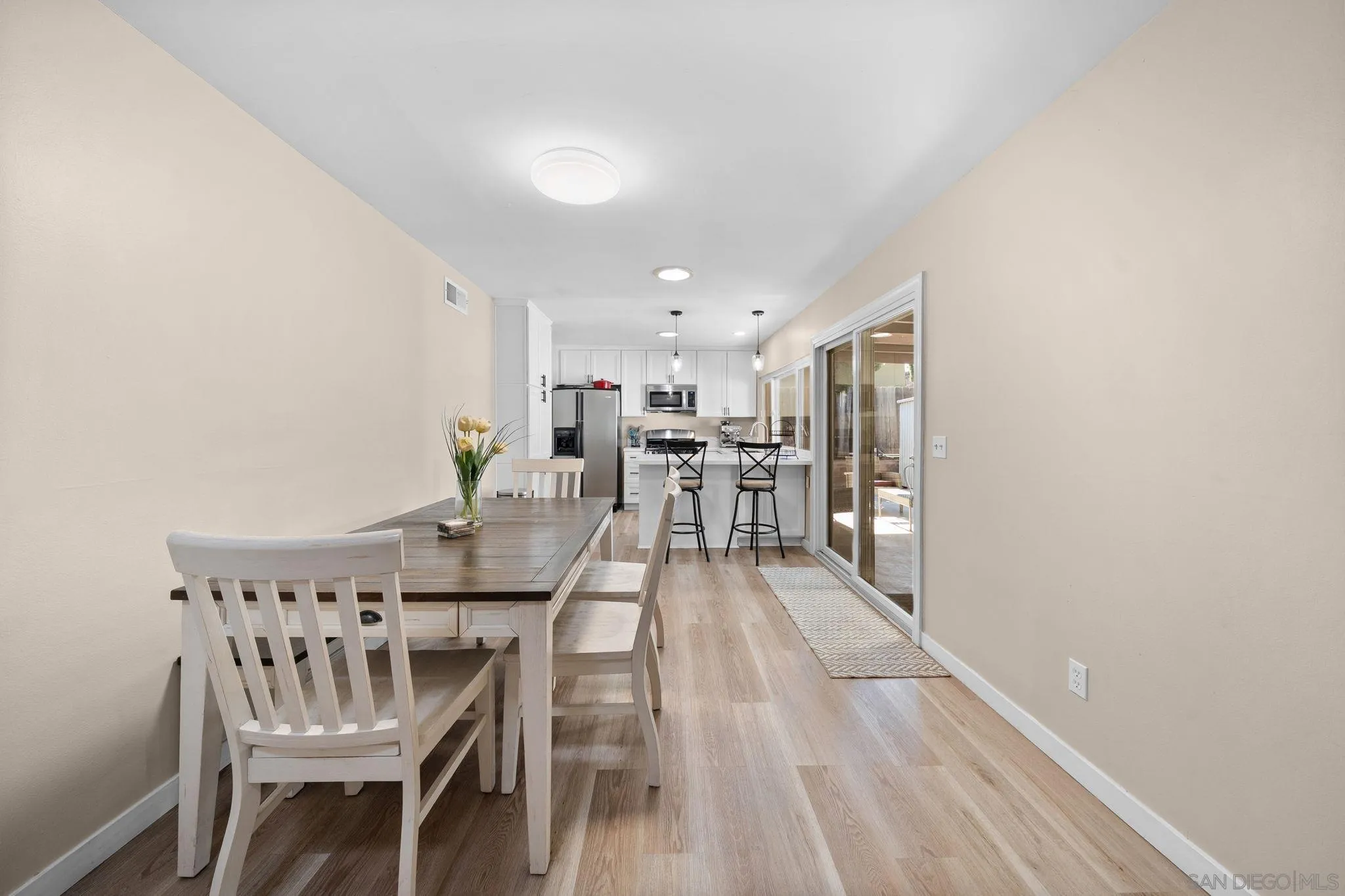 https://cdn.realtyfeed.com/cdn/127/260014953/629f09dbe670f3c06607c64fed0bff76.webp