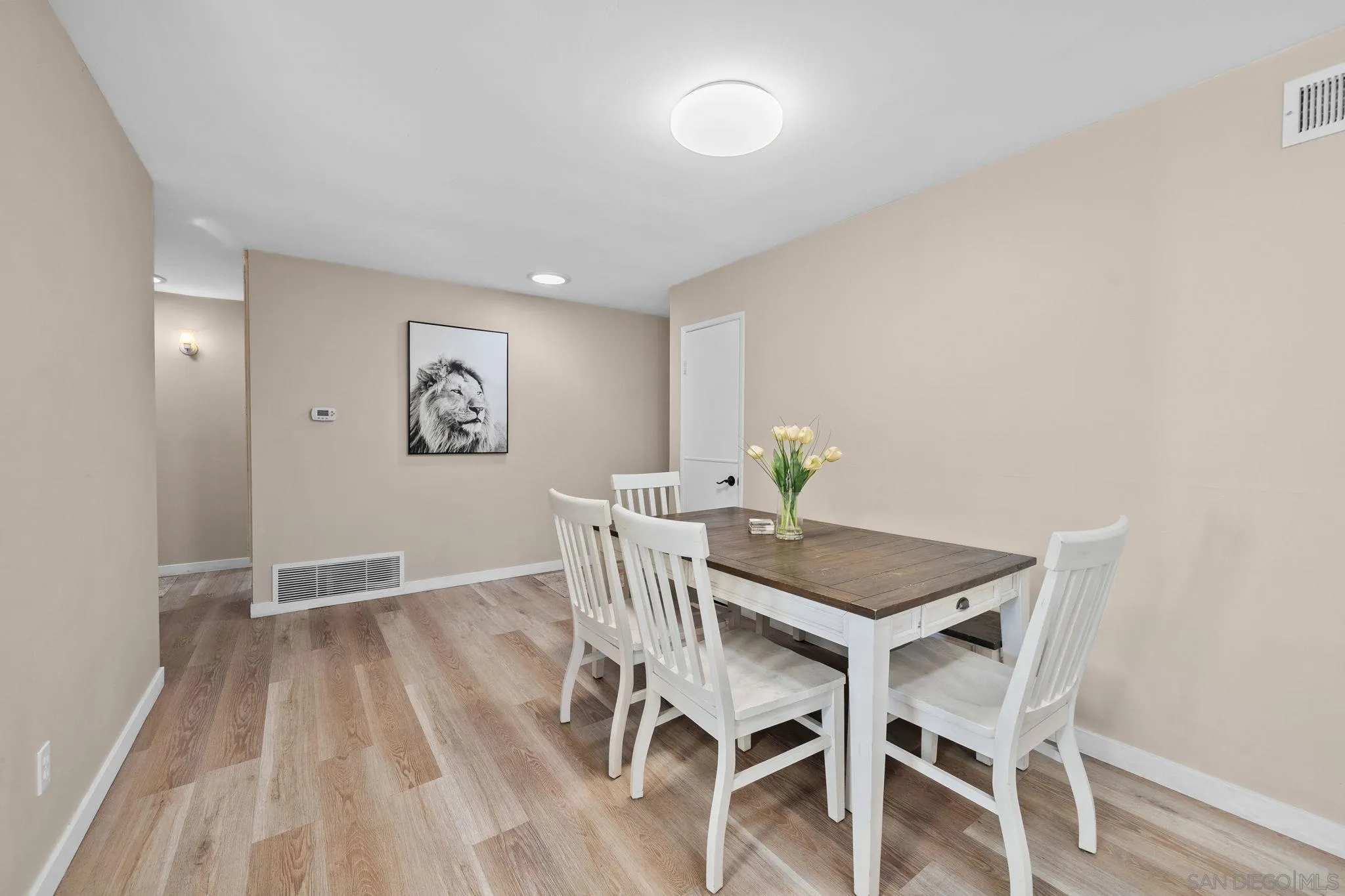 https://cdn.realtyfeed.com/cdn/127/260014953/f18f12e50c308693889d67bb4d0dadac.webp