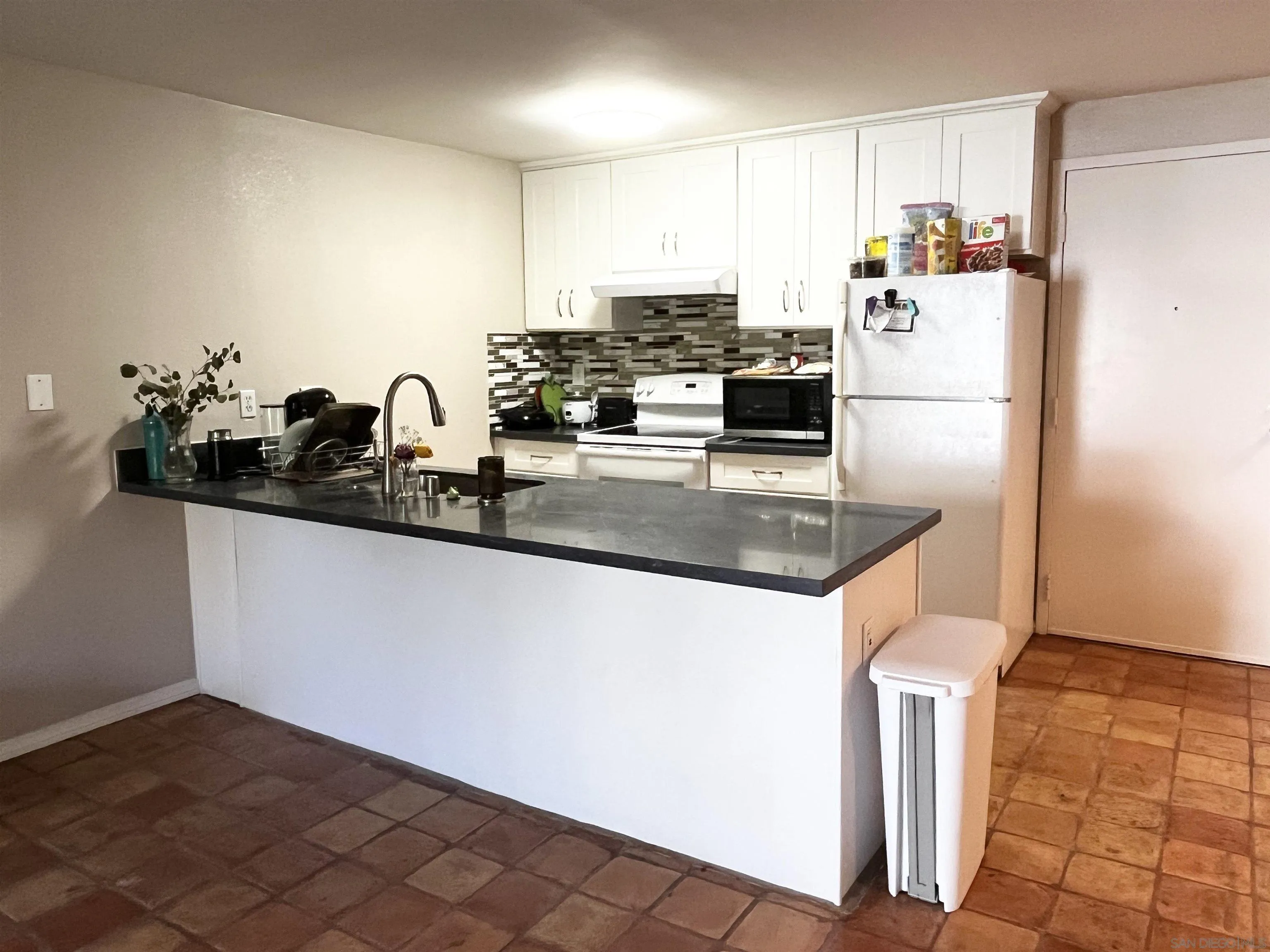 Photo #8: 260014956 Listing: Photo #8