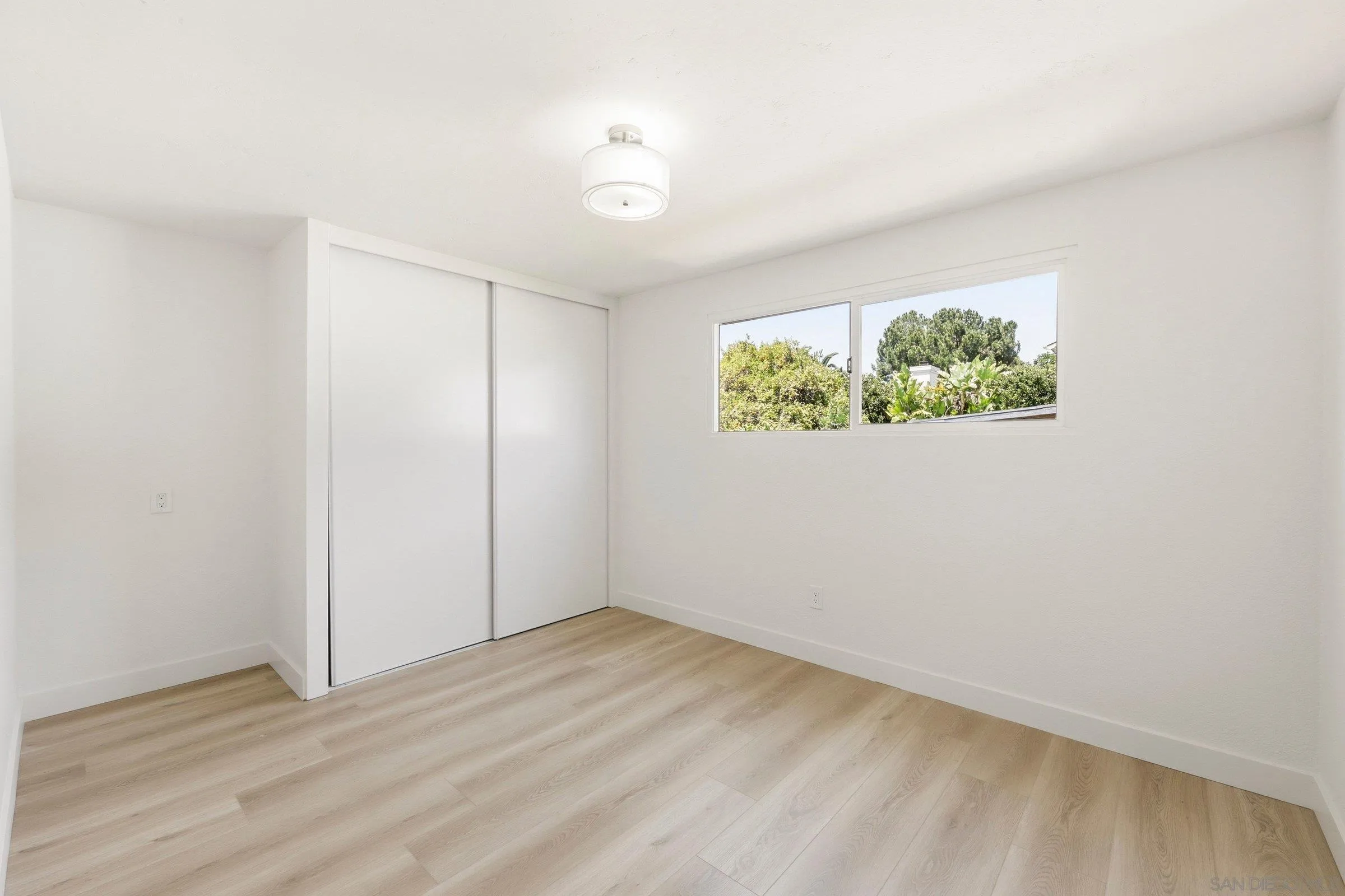 https://cdn.realtyfeed.com/cdn/127/260014957/082da44b98e4c1d9d5adef90c5c67f6d.webp