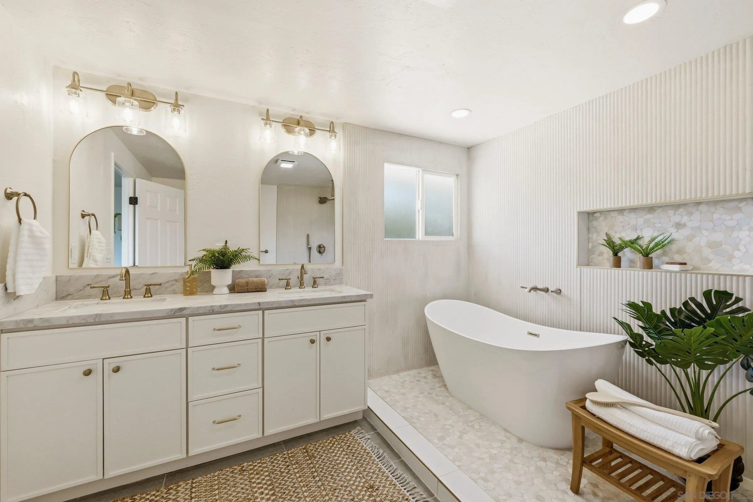 https://cdn.realtyfeed.com/cdn/127/260014957/091930c2bbd8e406f2f26d5410ef06b0.webp