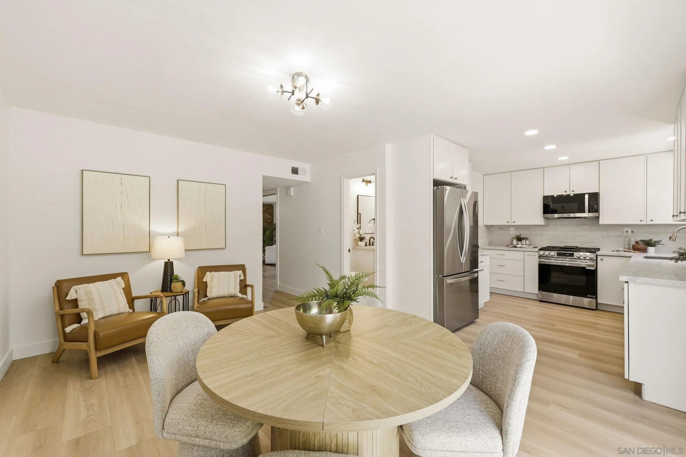 https://cdn.realtyfeed.com/cdn/127/260014957/11178b074acc9fc499fbc526132257d5.webp