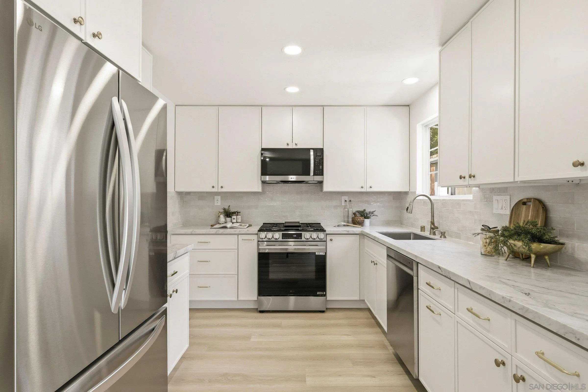 https://cdn.realtyfeed.com/cdn/127/260014957/2ada1762a03fd96c547fbbdb91fc5bd5.webp