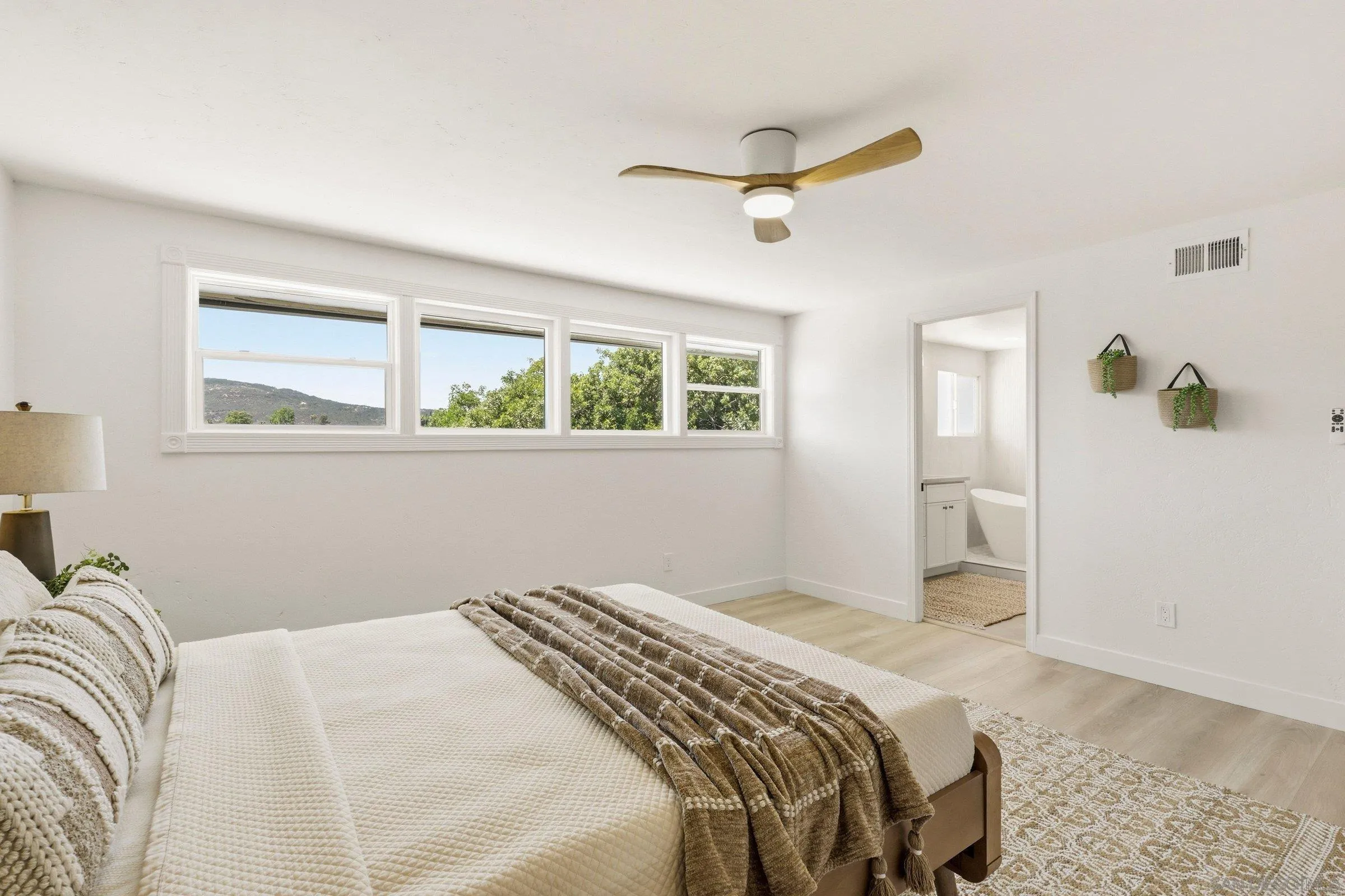 https://cdn.realtyfeed.com/cdn/127/260014957/2ff25f04555d2224dda6e5ff5e4d8aaf.webp