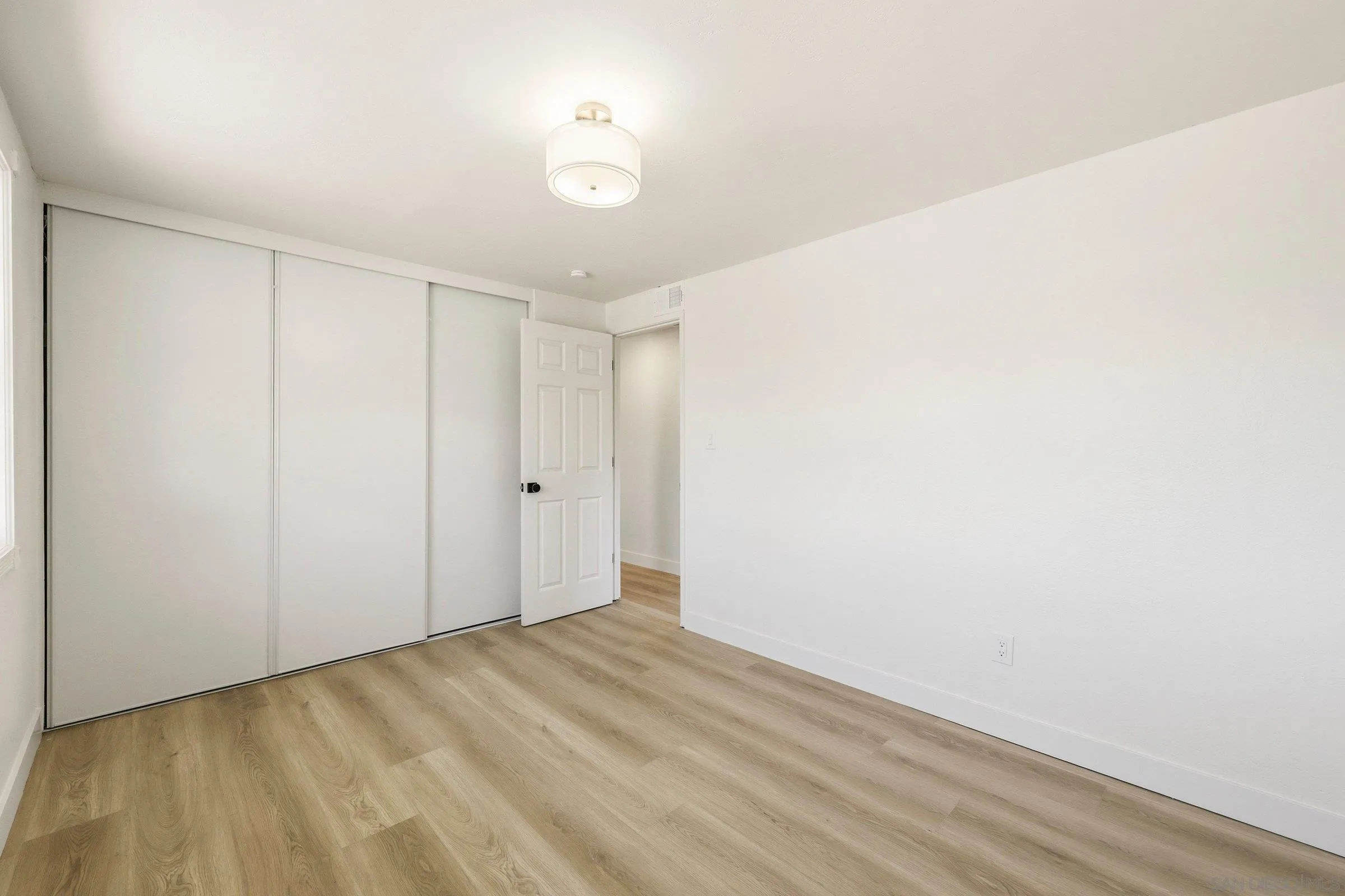 https://cdn.realtyfeed.com/cdn/127/260014957/3639144dd8e92f11c4353813d68a8a20.webp