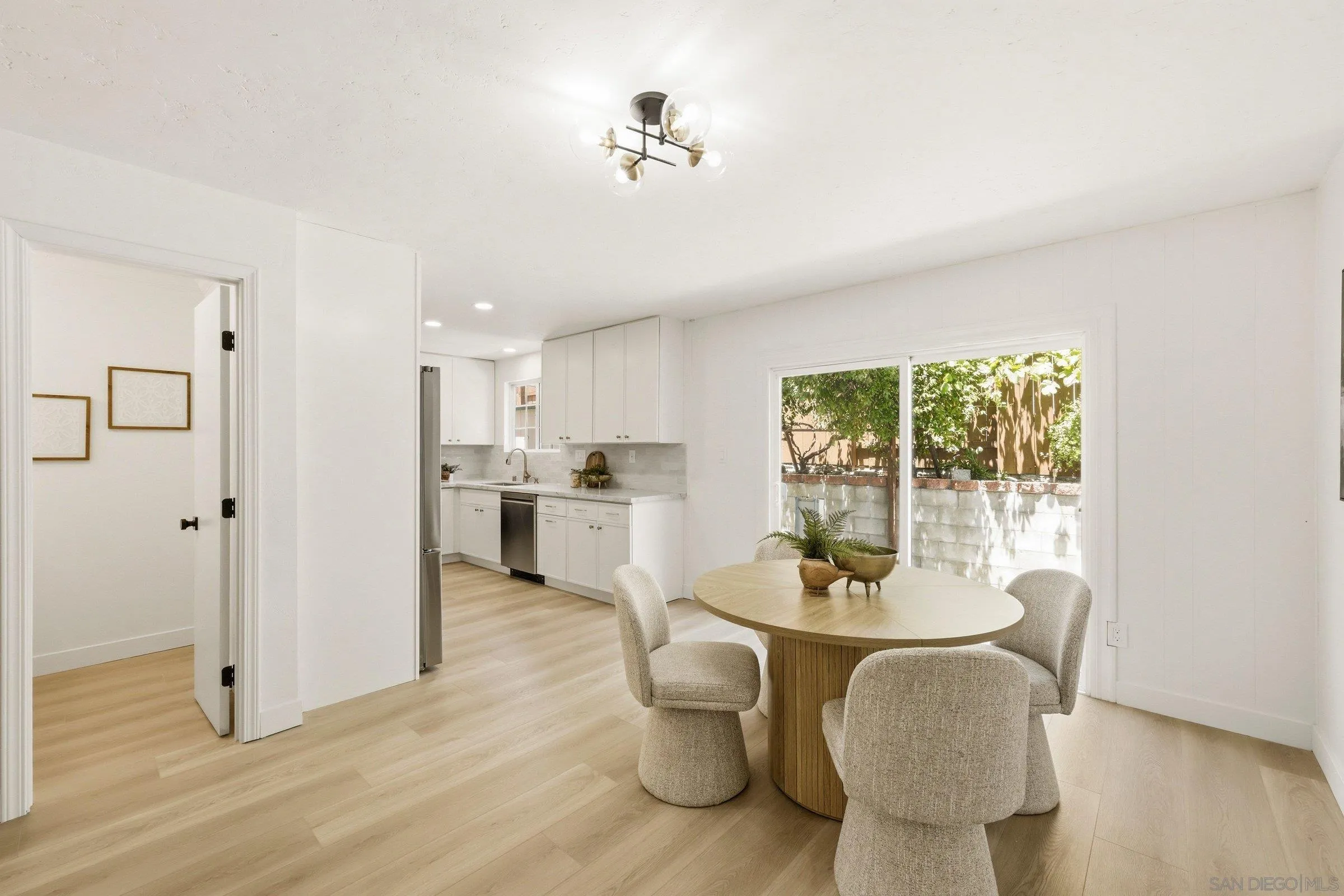 https://cdn.realtyfeed.com/cdn/127/260014957/38fd8bde26bc3579b6b077738395a0c2.webp