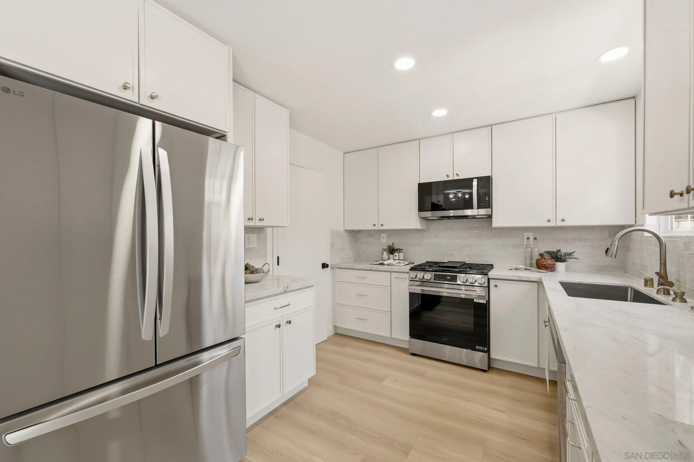 https://cdn.realtyfeed.com/cdn/127/260014957/7dab3652ae5db2ff376120c3709c5605.webp