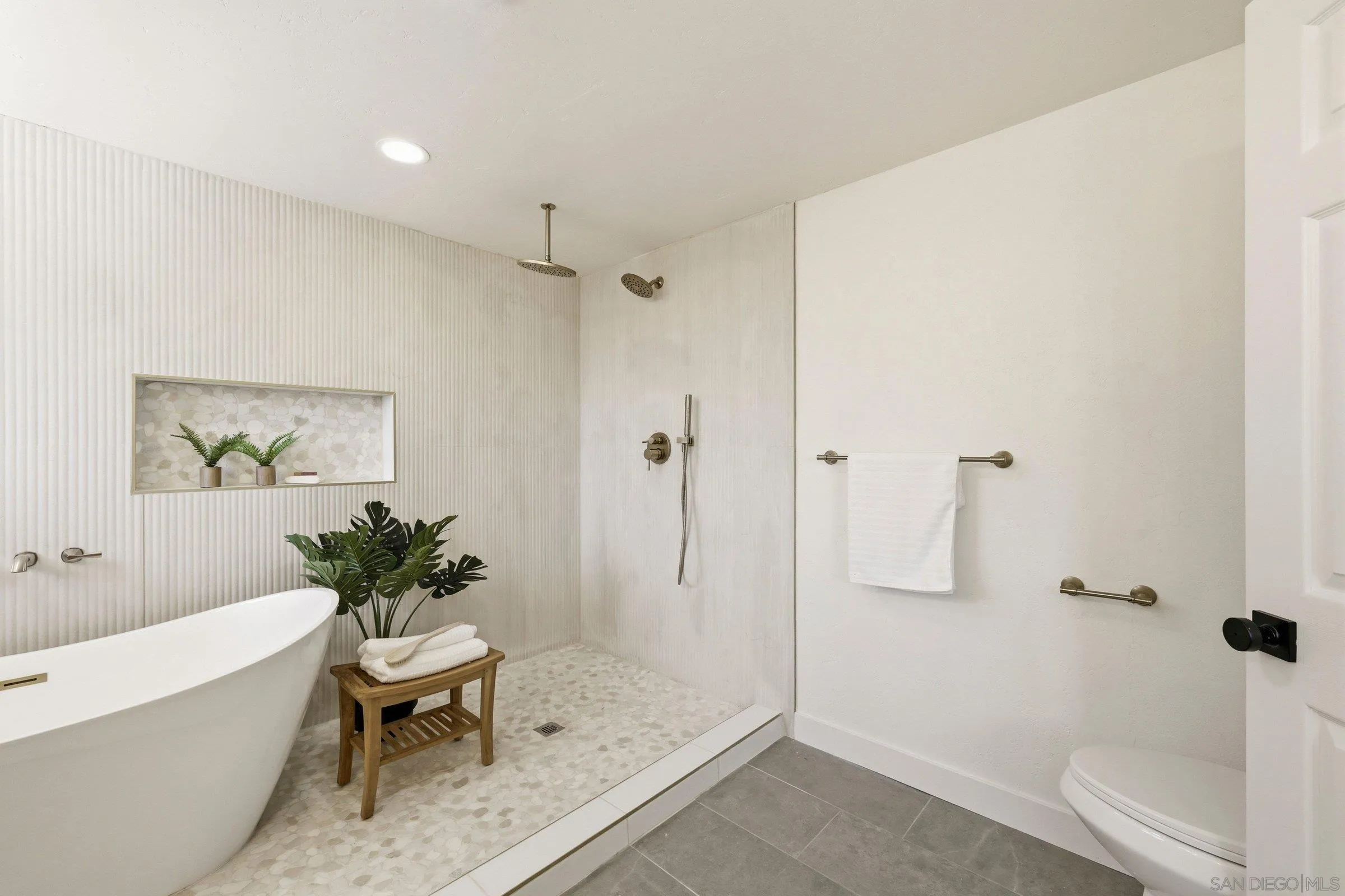 https://cdn.realtyfeed.com/cdn/127/260014957/8d6e2c9f05f9ae52f0be979a75c28d32.webp